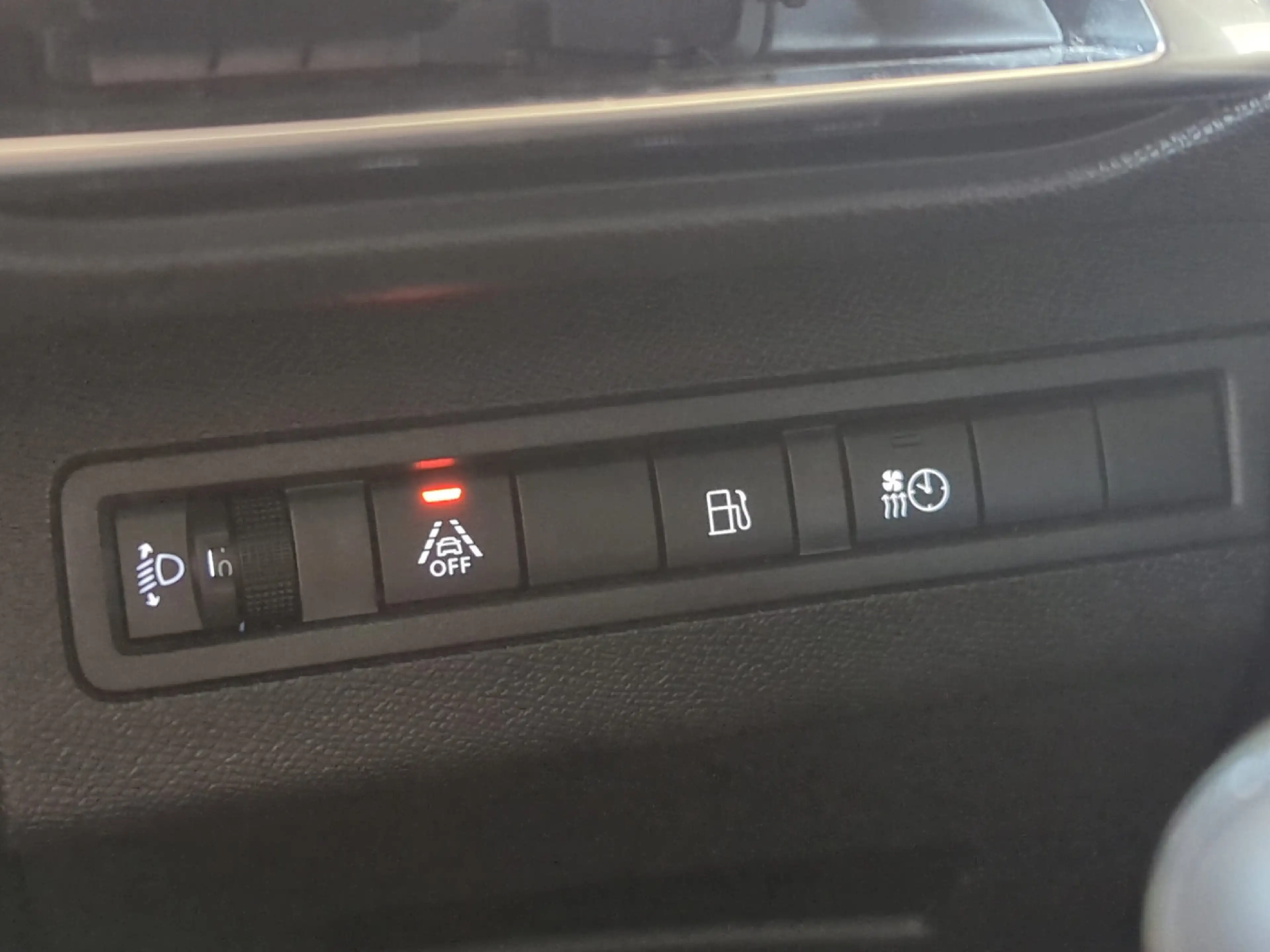 Peugeot 3008 PHEV 225 Allure LED+Navi+SHZ+2xKlima+Kam — photo 20