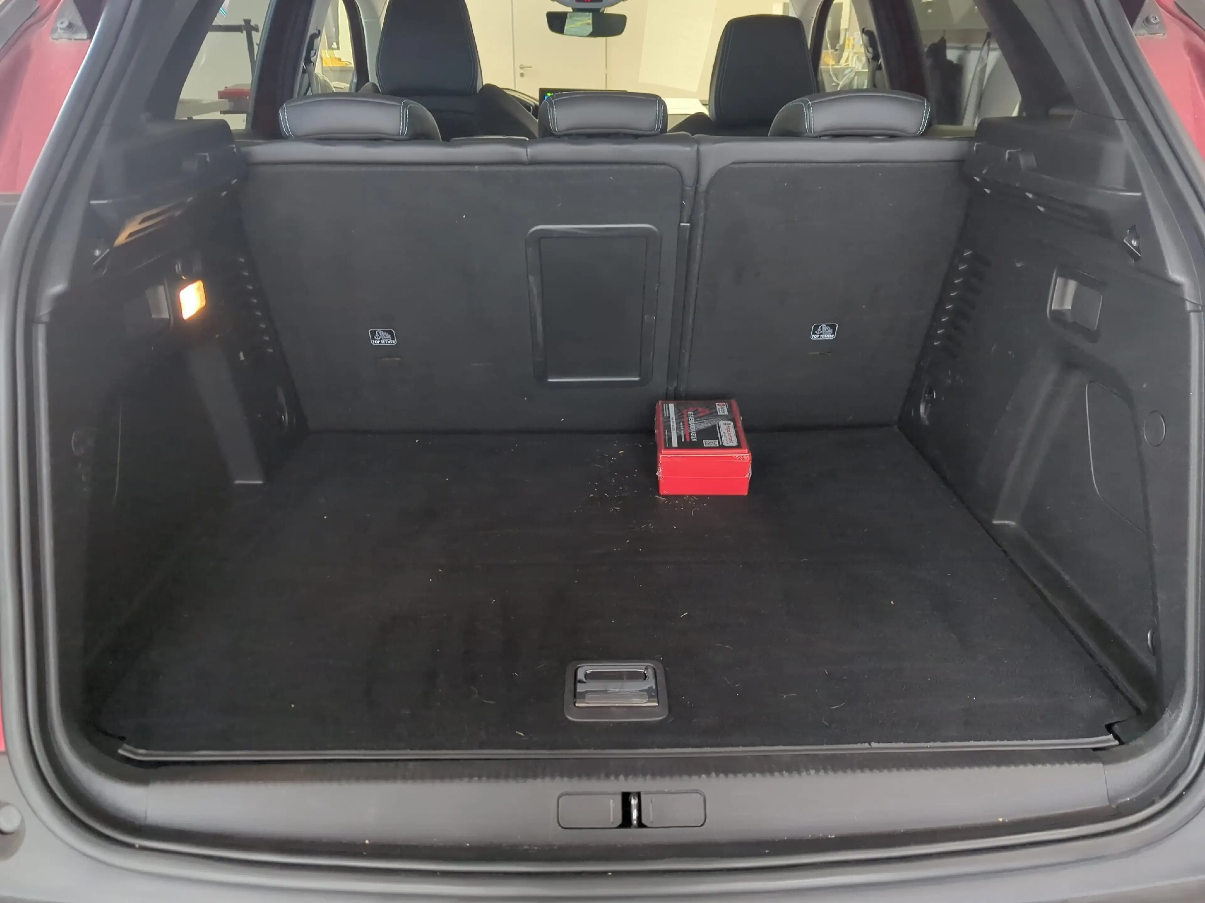 Peugeot 3008 PHEV 225 Allure LED+Navi+SHZ+2xKlima+Kam — photo 17