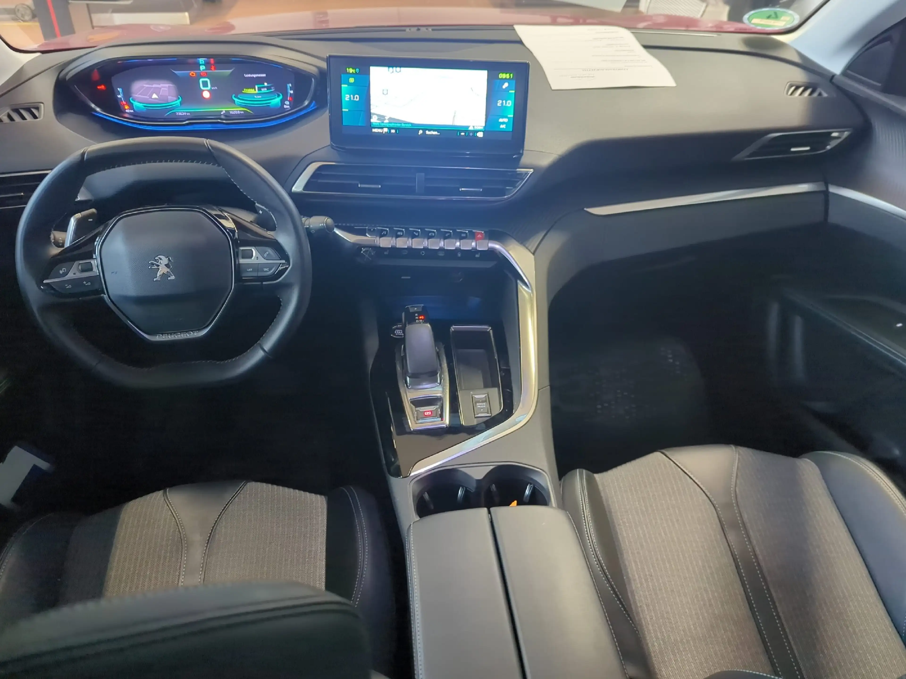 Peugeot 3008 PHEV 225 Allure LED+Navi+SHZ+2xKlima+Kam — photo 12