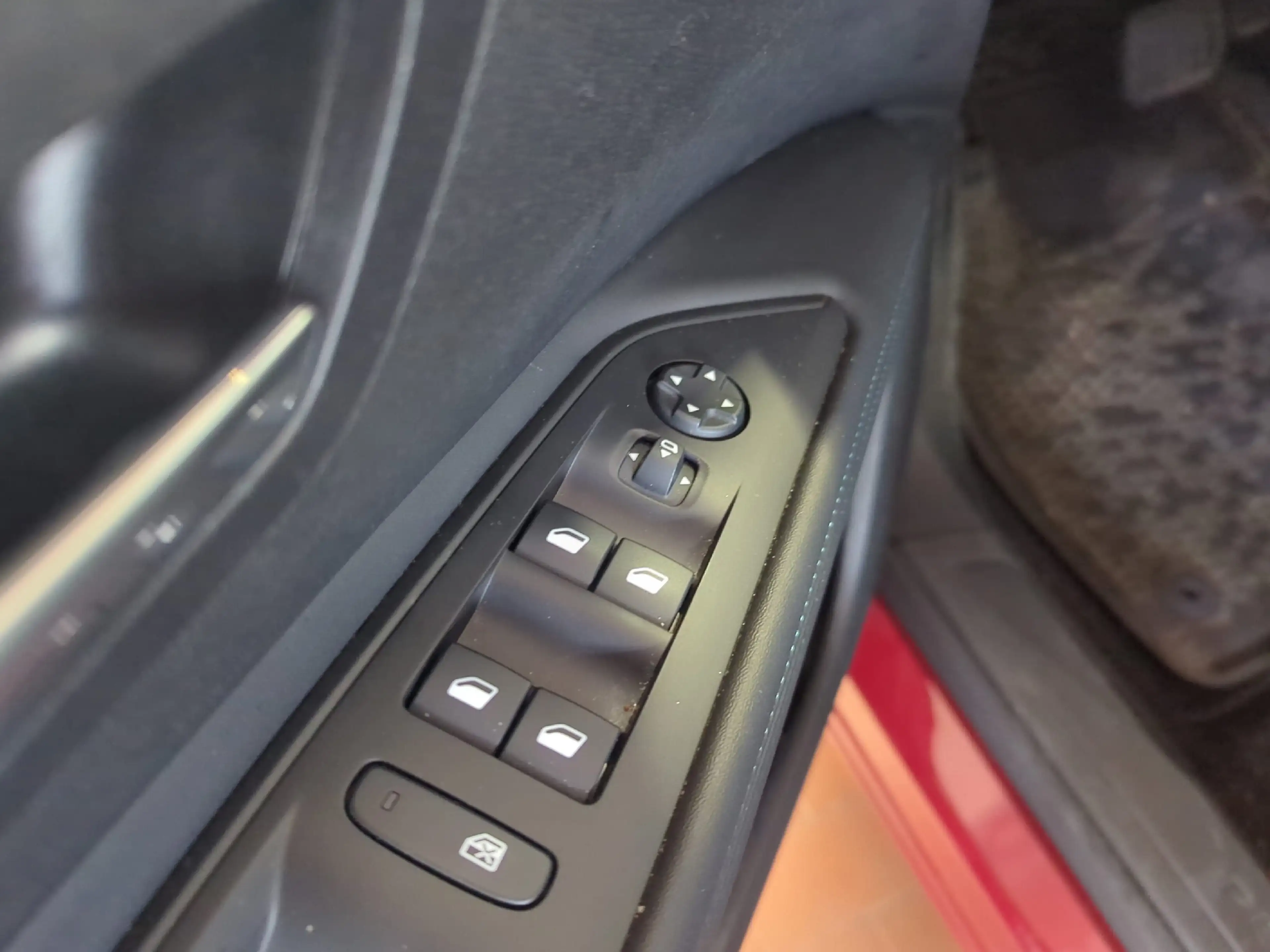 Peugeot 3008 PHEV 225 Allure LED+Navi+SHZ+2xKlima+Kam — photo 14