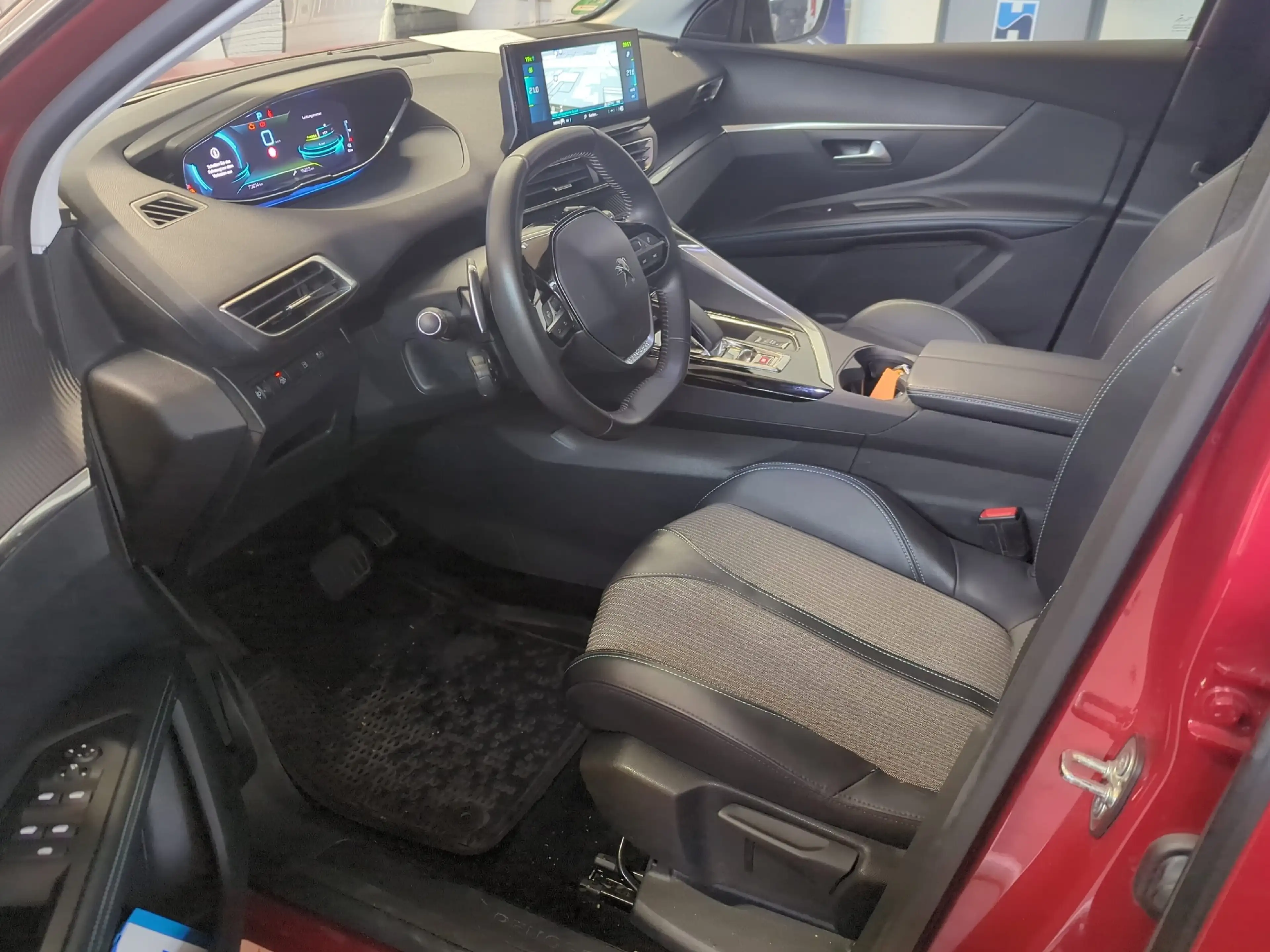 Peugeot 3008 PHEV 225 Allure LED+Navi+SHZ+2xKlima+Kam — photo 7