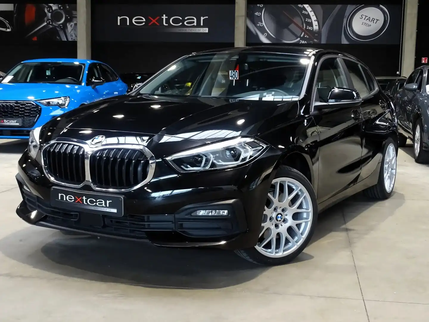 BMW 116 dA Hatch New *LED-NAVI PRO-CRUISE-PARKING-EURO6d* Zwart - 1