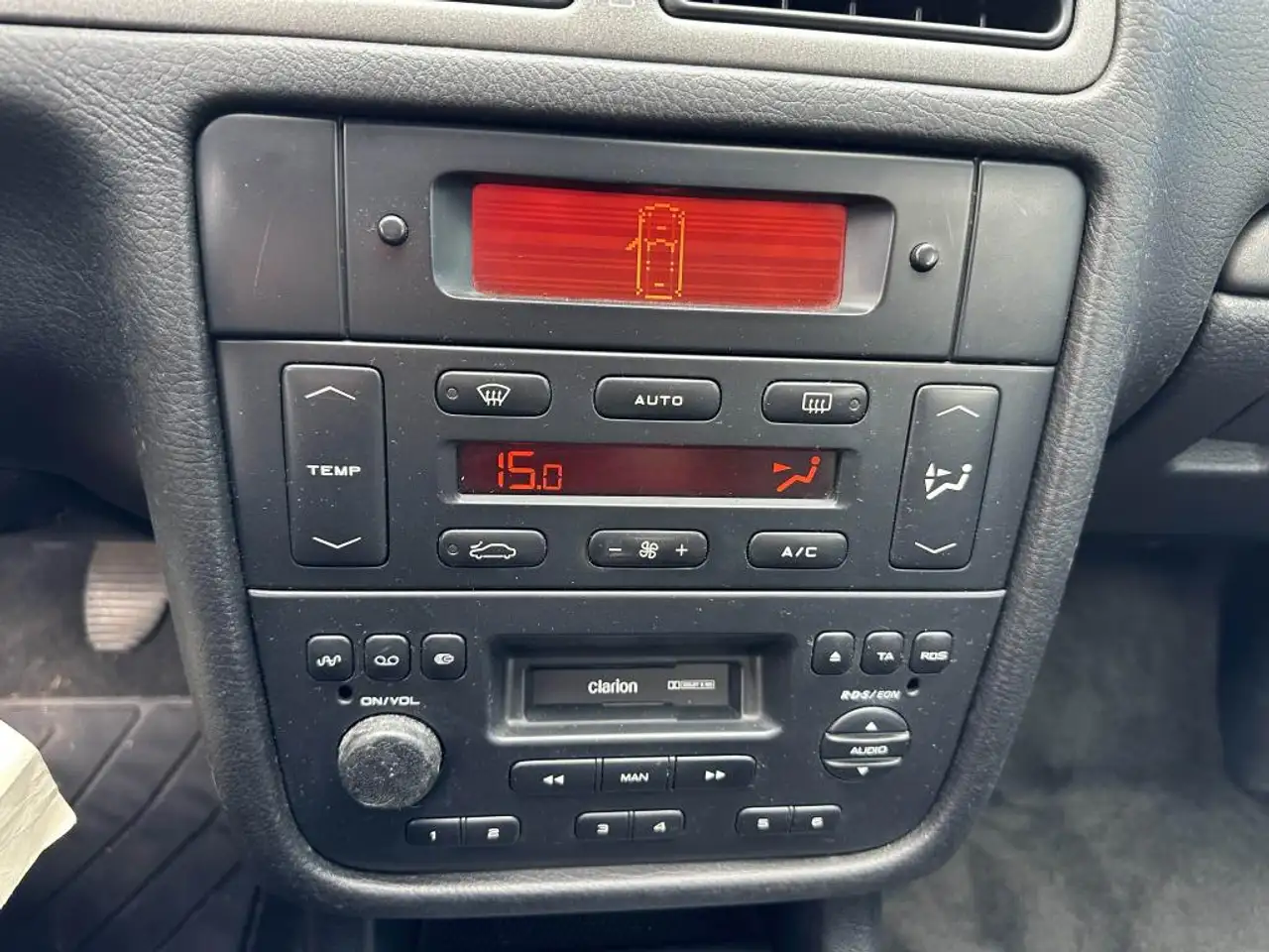 Peugeot 406 Coupé 3.0i V6 - 194 COUPE Pack PHASE 1, foto 9