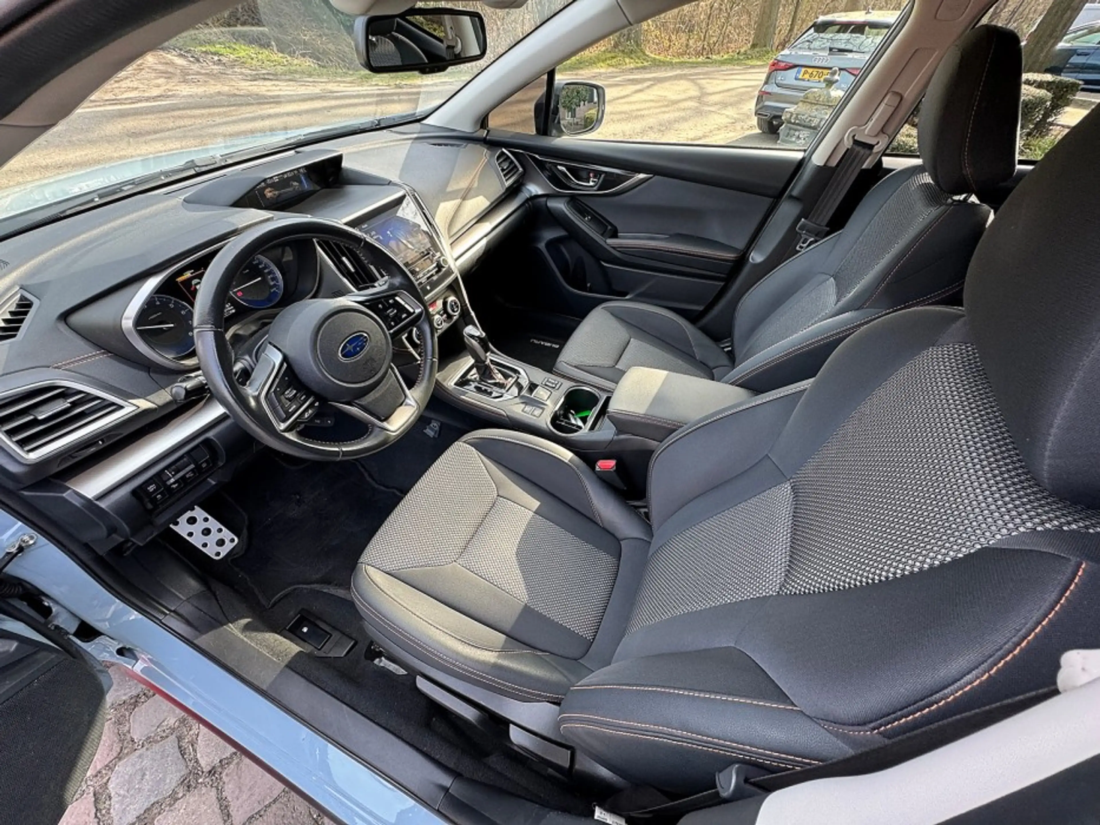 Subaru XV 2.0i autom AWD e-BOXER Luxury ecc,led,navi,lmv,car — photo 2