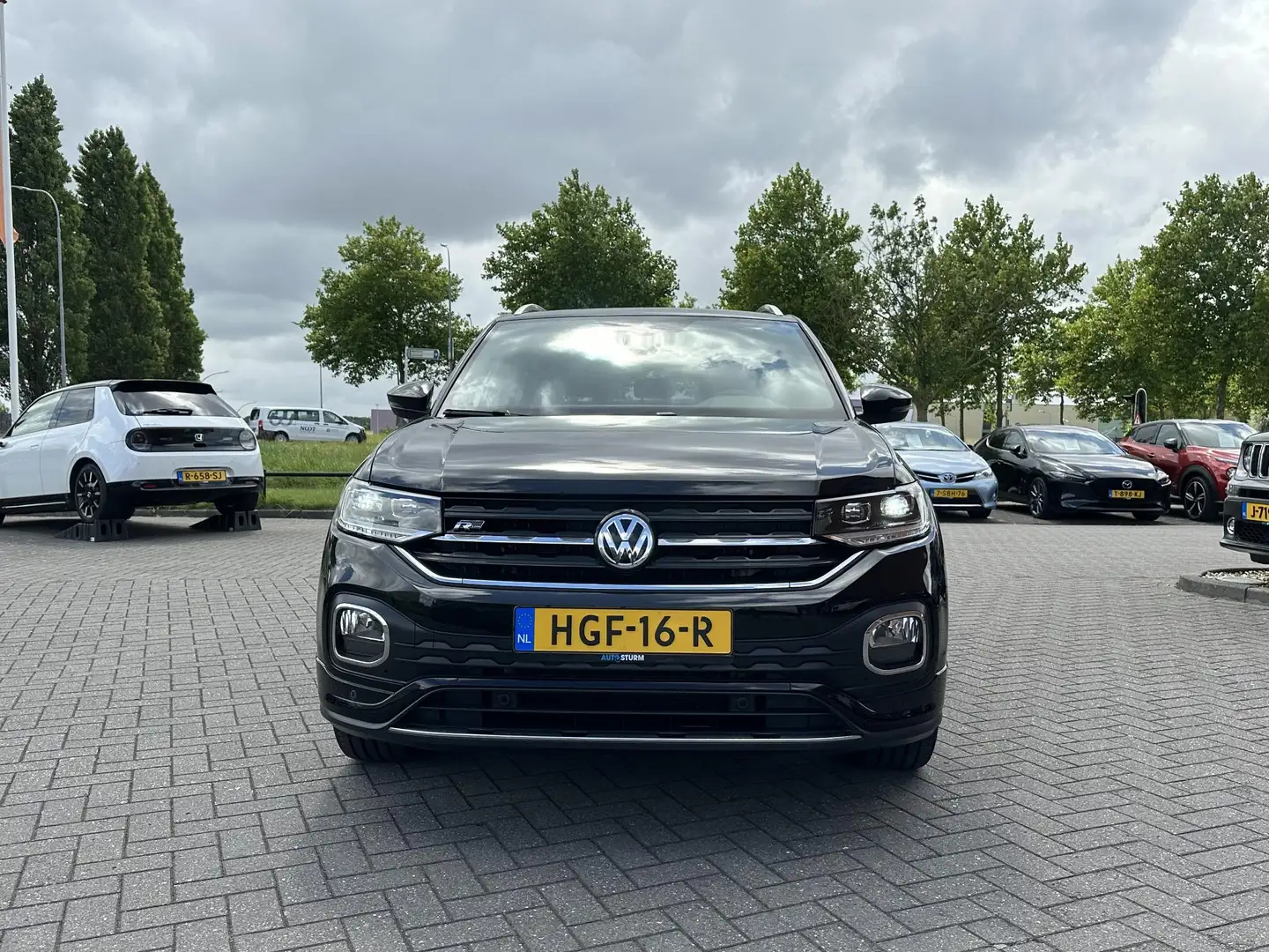 Volkswagen T-Cross 1.0 TSI Style Business R Zwart - 2