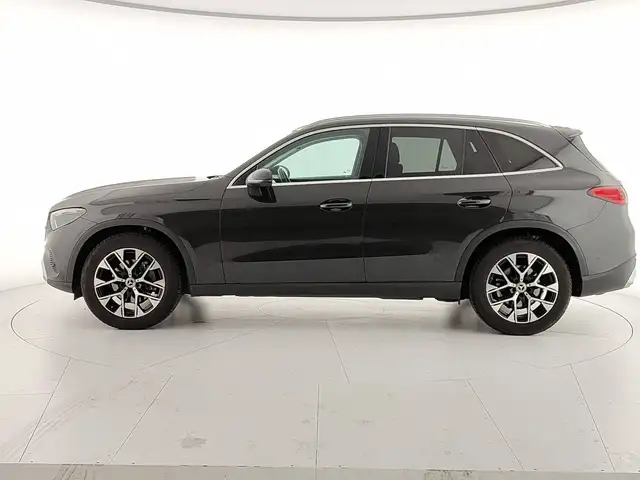 Mercedes-Benz GLC view 3