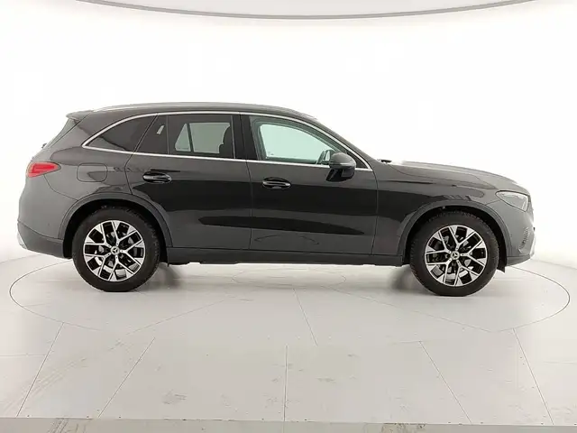 Mercedes-Benz GLC view 9