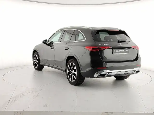 Mercedes-Benz GLC view 5
