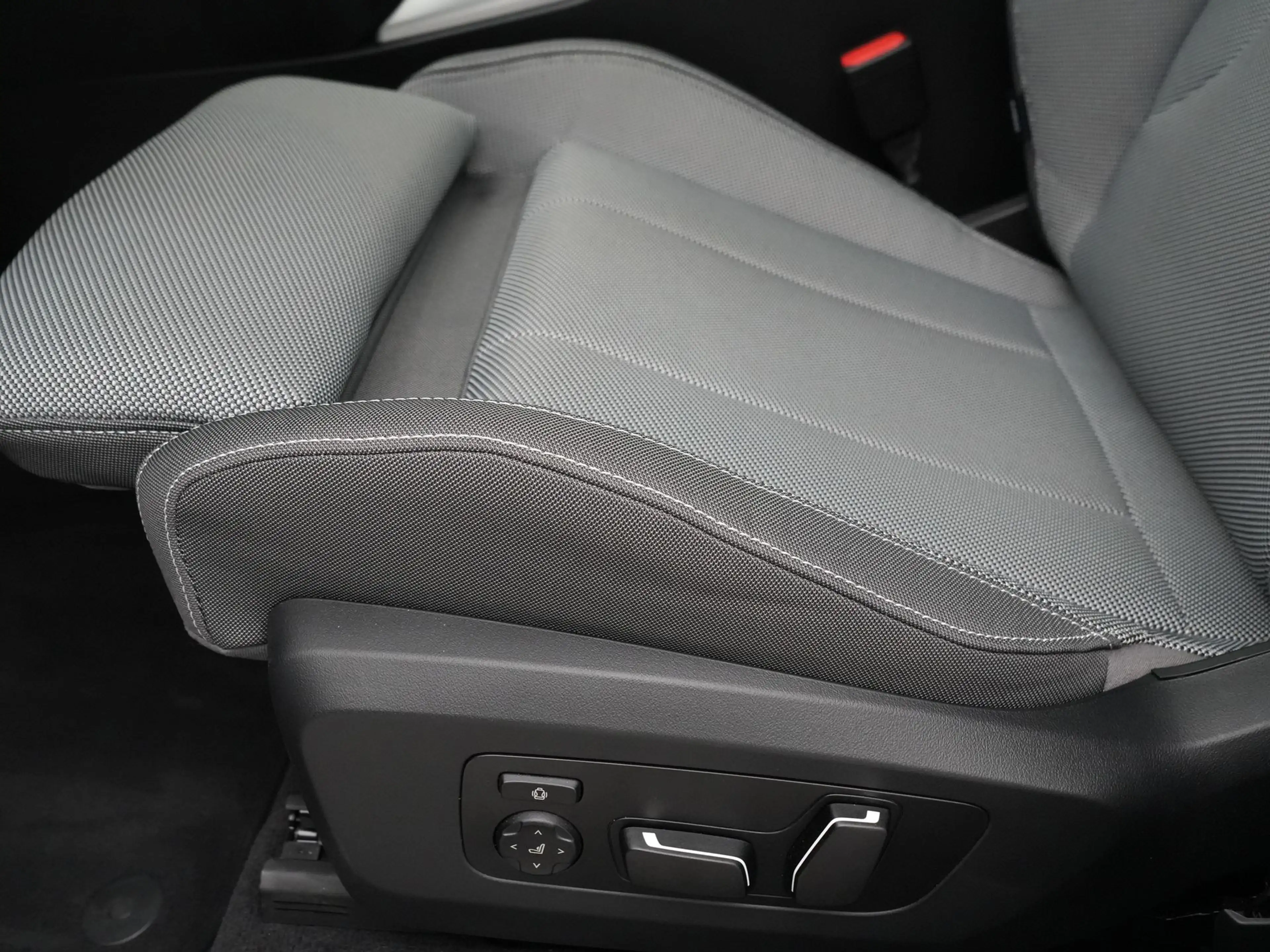 BMW X3 30e xDrive SoH 100% — photo 12