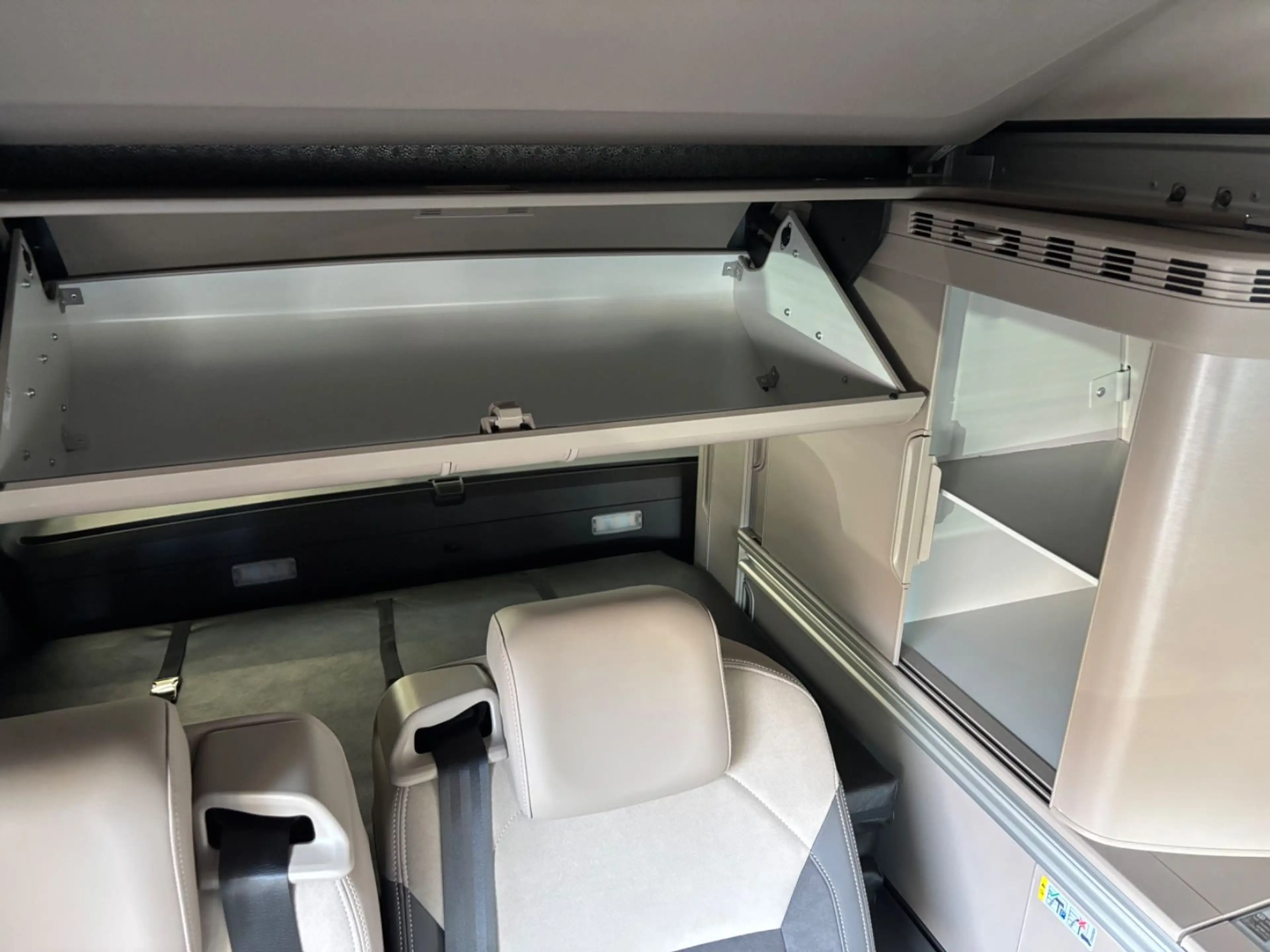 Volkswagen T7 California Ocean TDI DSG NP 105.000,- — photo 11