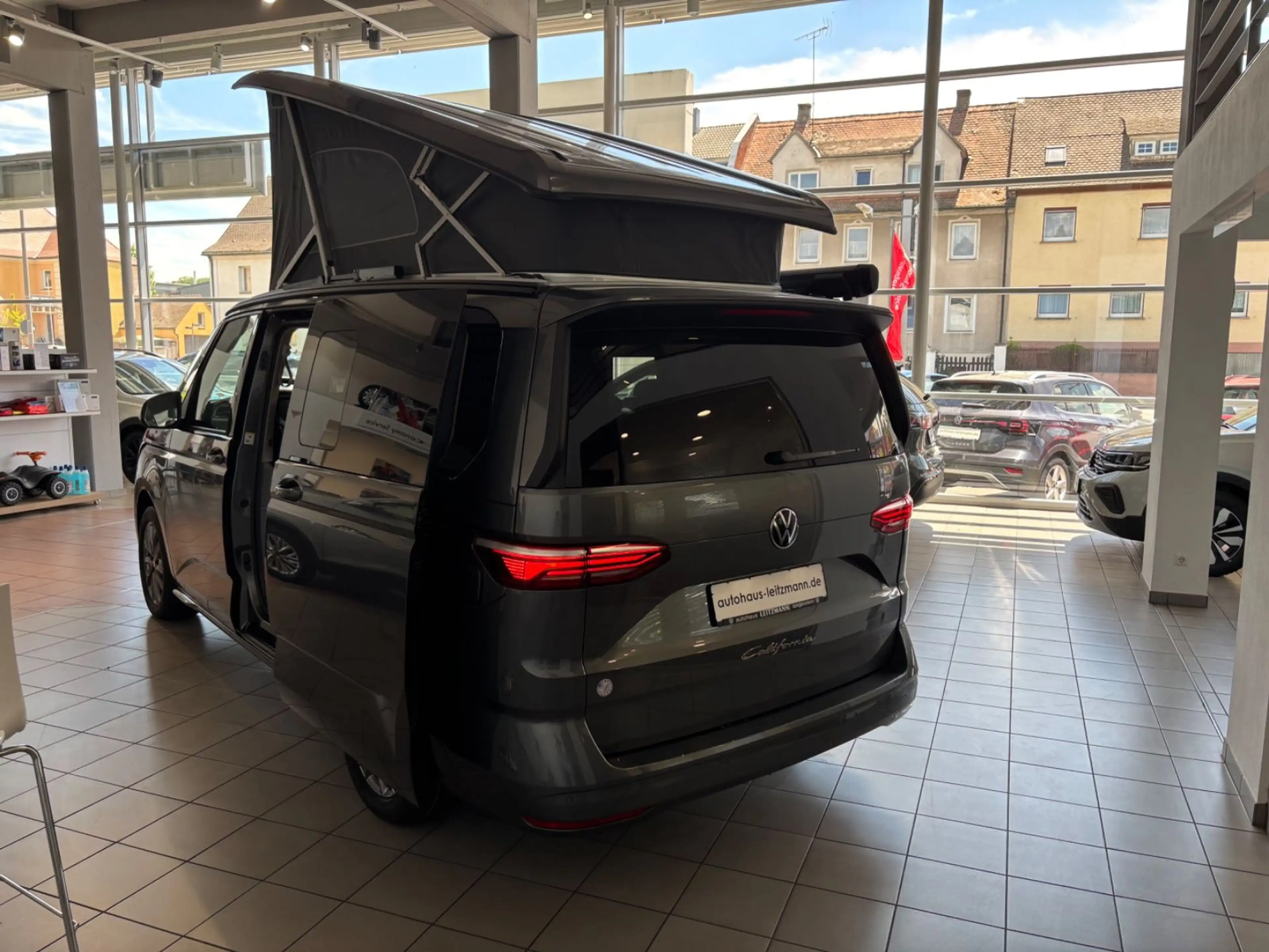 Volkswagen T7 California Ocean TDI DSG NP 105.000,- — photo 3