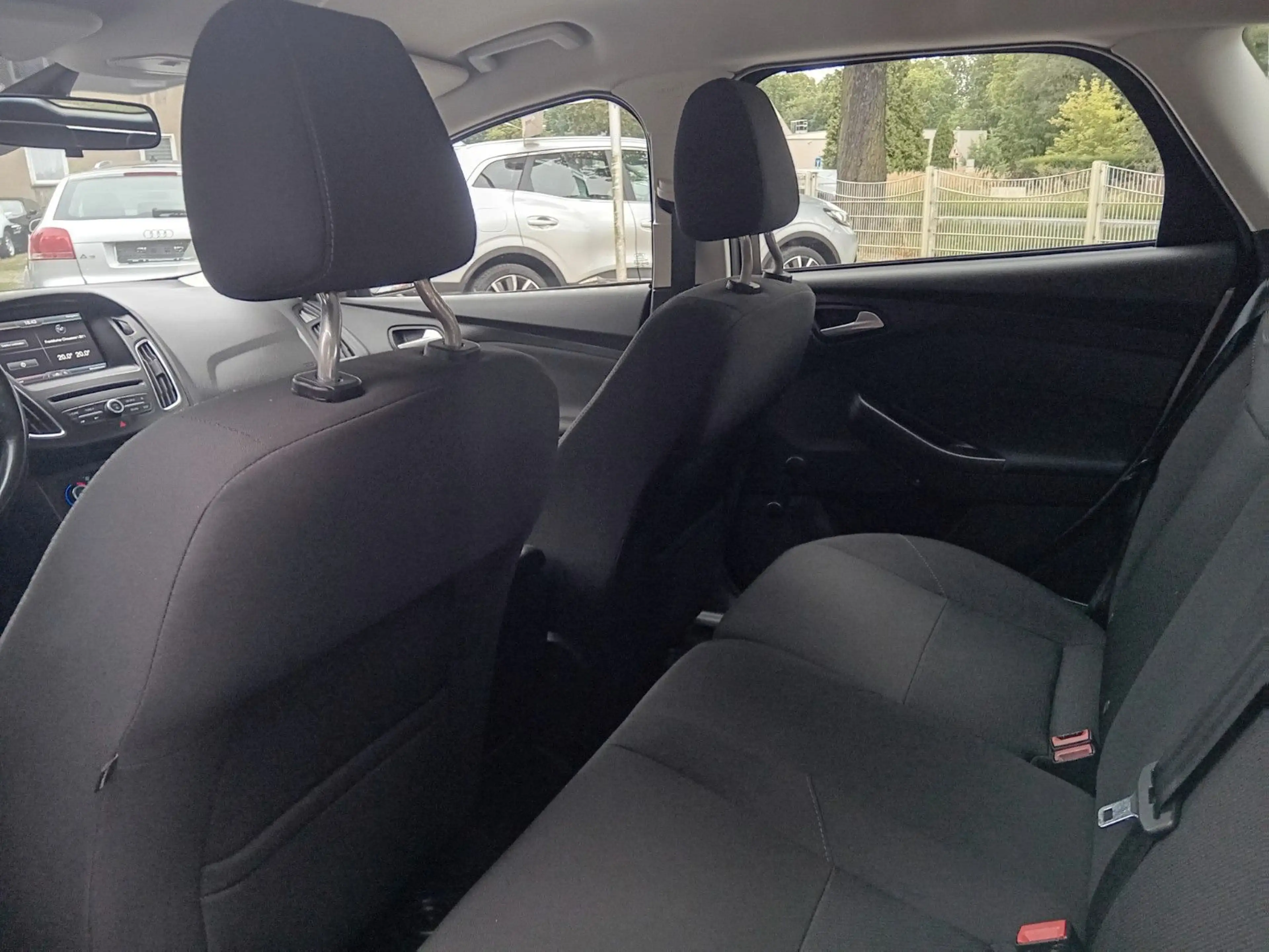 Ford Focus 1.6 TDCi Turnier * ZAHNRIEMEN+INSP+TÜV neu — photo 14