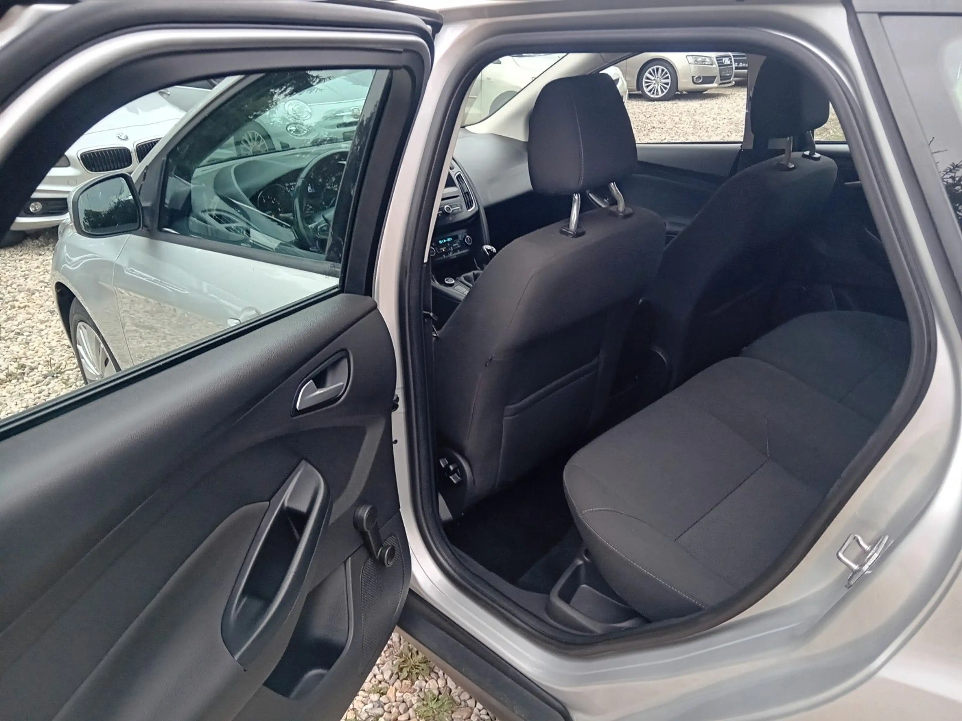 Ford Focus 1.6 TDCi Turnier * ZAHNRIEMEN+INSP+TÜV neu — photo 13