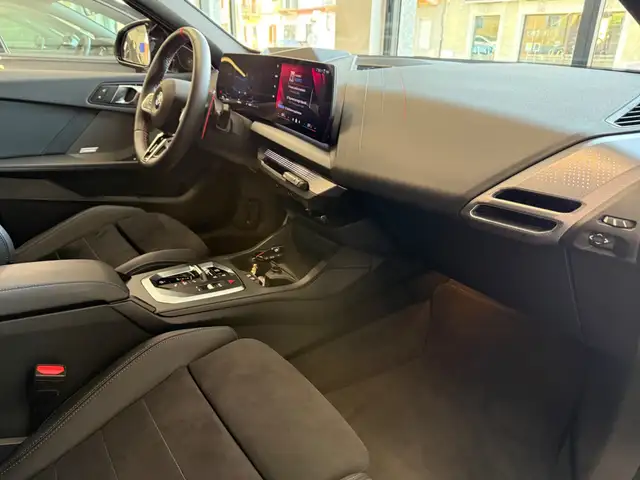 BMW 1 Series view 24