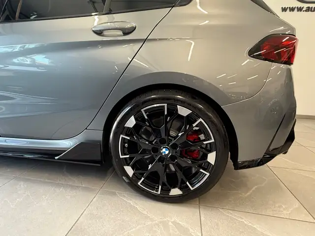 BMW M view 8