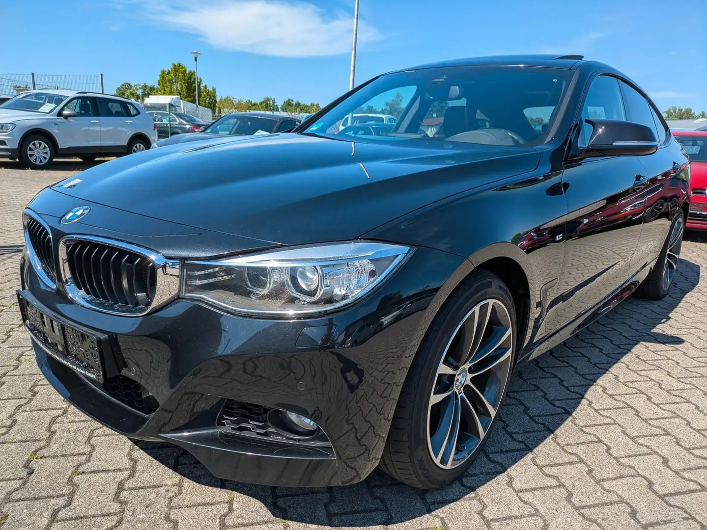 BMW 320 d xDrive Gran Turismo M-Paket/Sport Zwart - 1