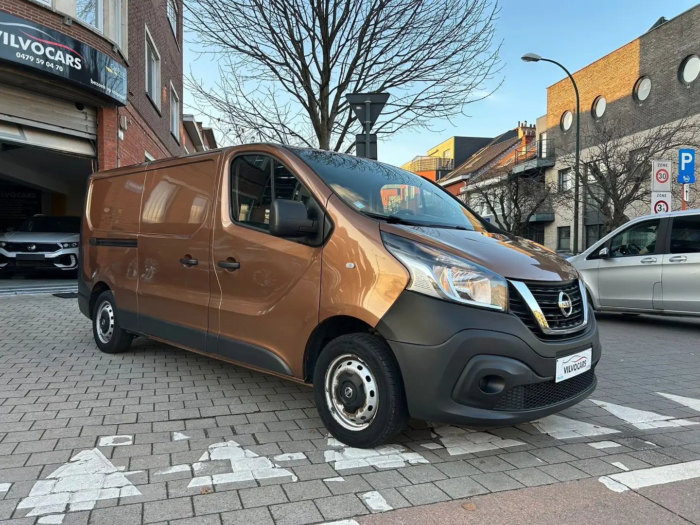 Nissan NV300 1.6 dCi L2h1 carnet Nissan! Brun - 2