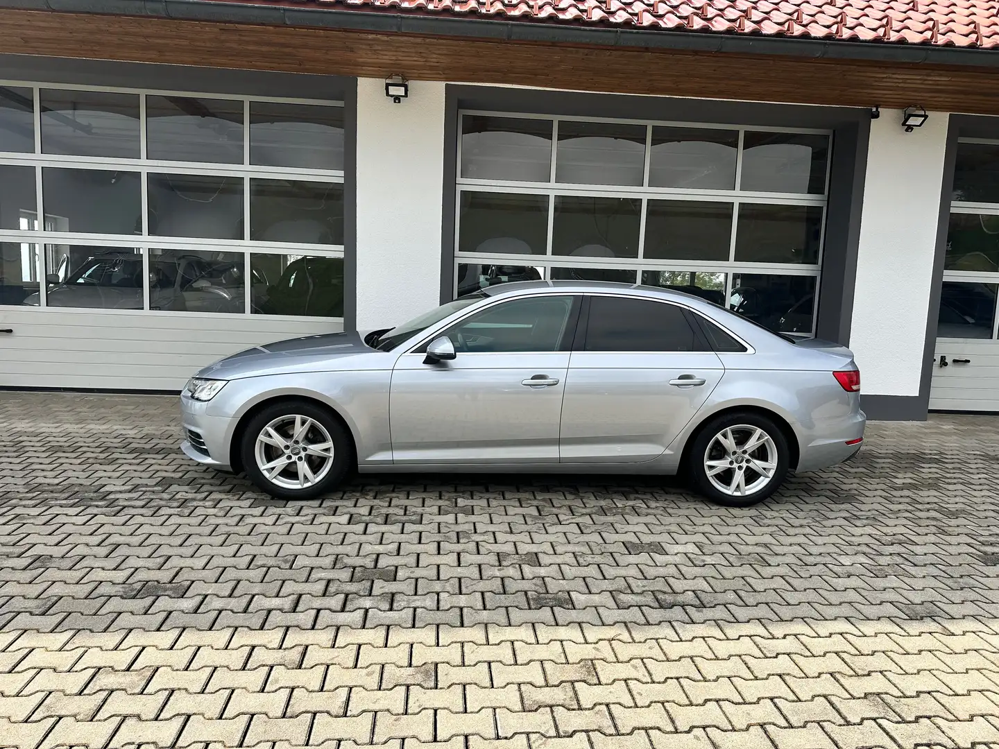 Audi A4 2,0 TDI *KLIMAAUTOMATIK*BT-AUDIO*PDC*XENON** Grau - 2