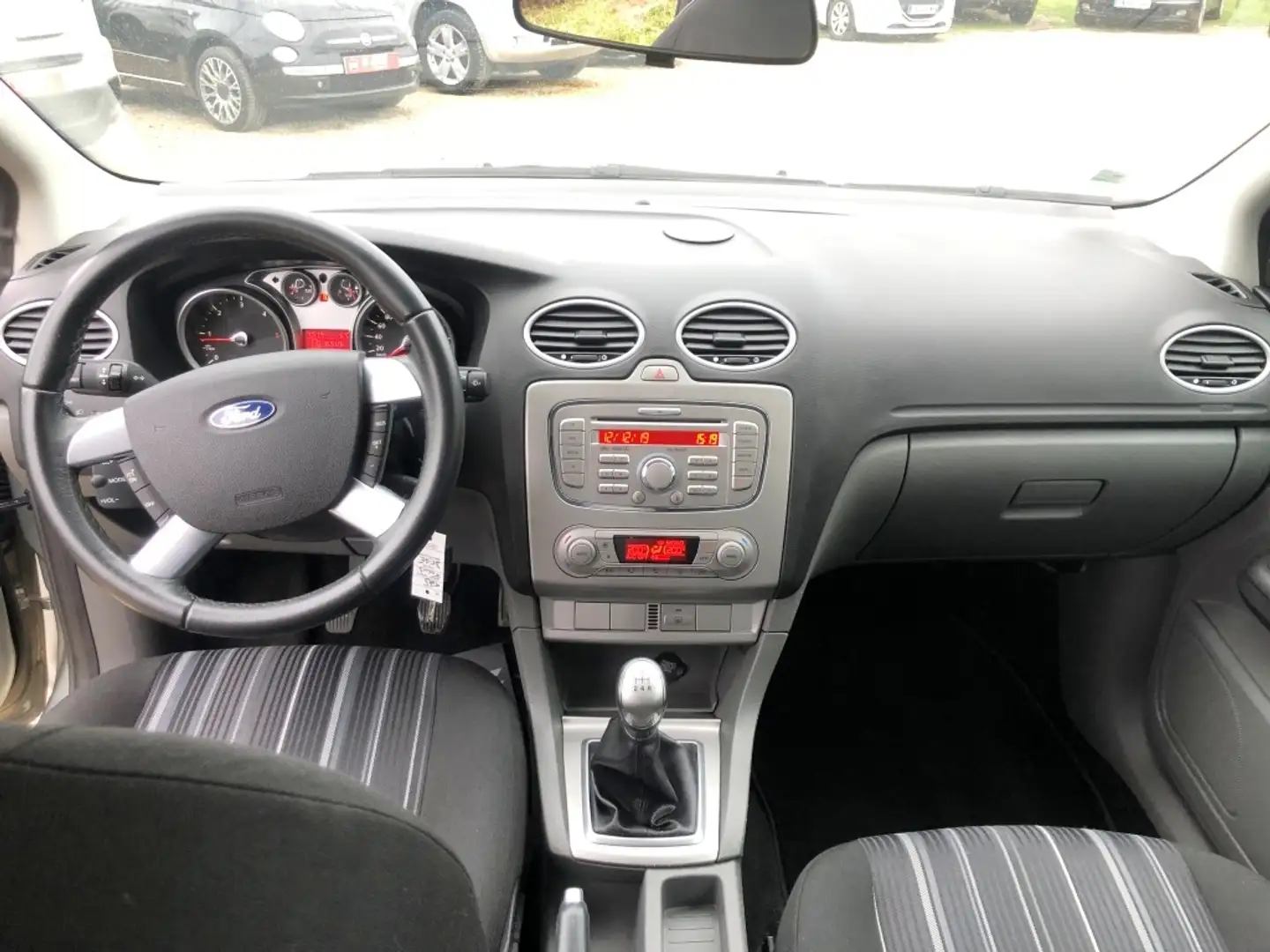 Ford Focus 1.6 TDCi 90 Trend Beżowy - 2