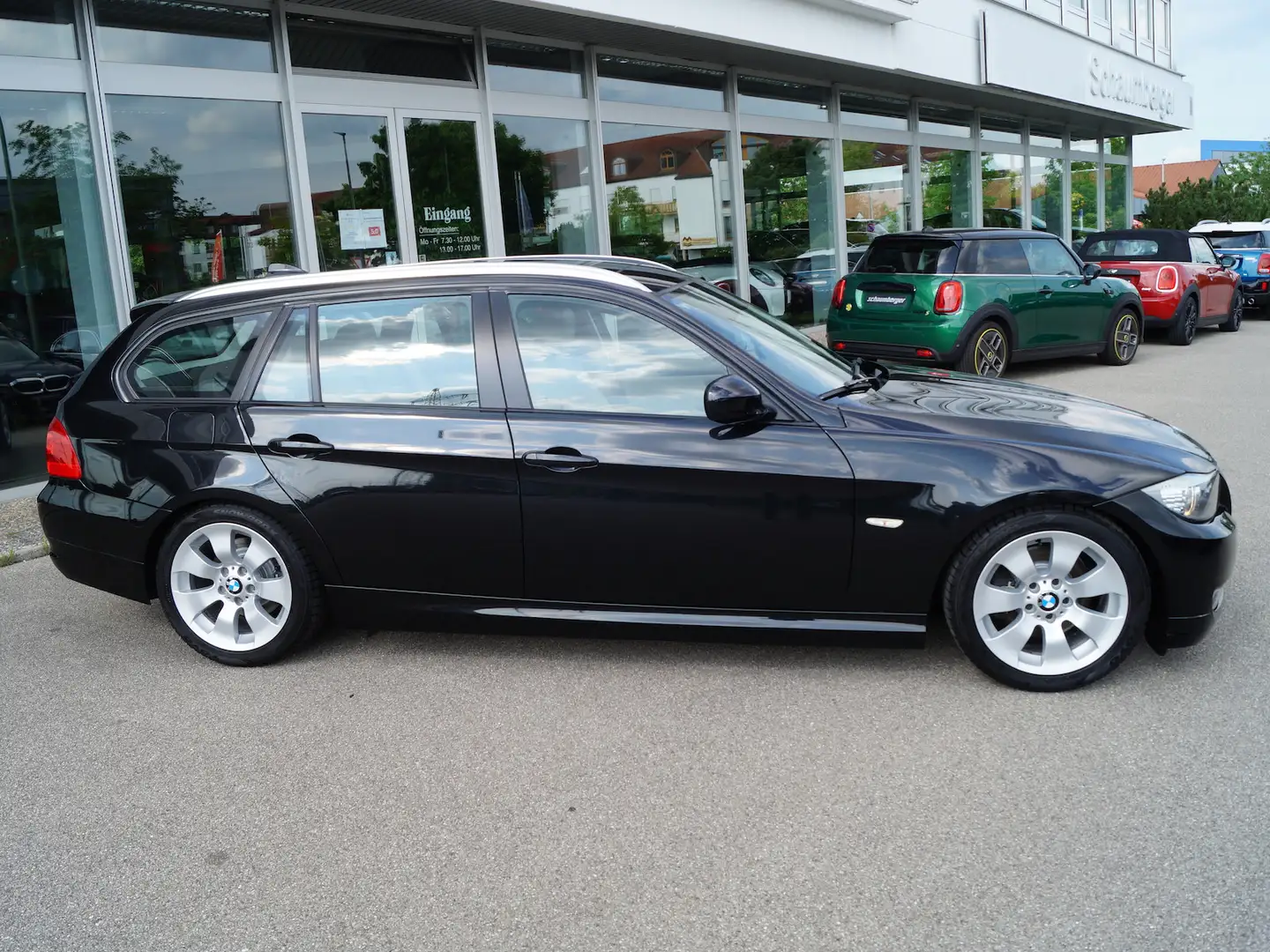BMW 320 320i Tou. *Leder*Navi*Xenon*Panorama*2. Hd.* Nero - 2