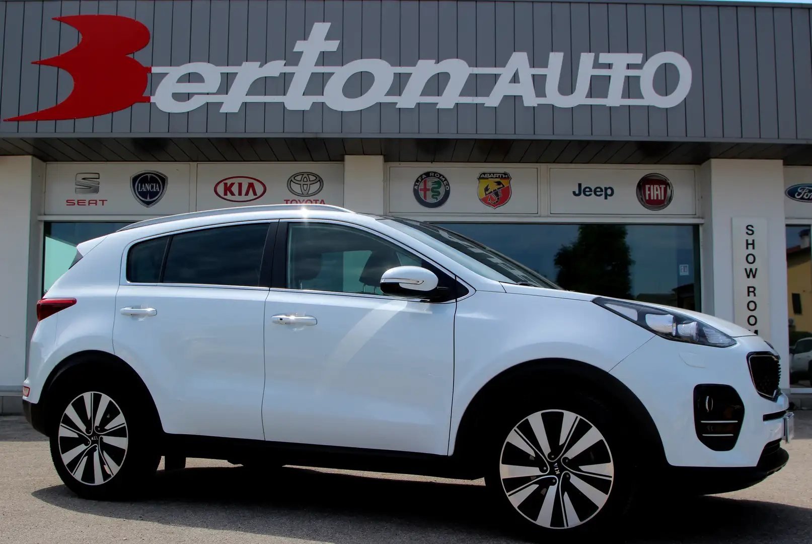 Kia Sportage Sportage 1.7 crdi Class Style Pack 2wd 115cv Blanc - 1