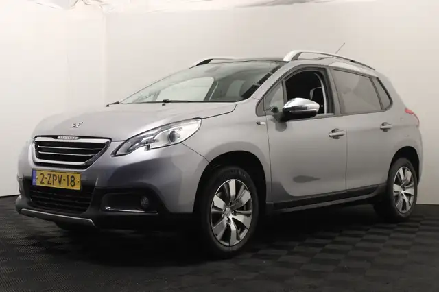 Peugeot 2008 1.2 PureTech Style |Pano|Navi|