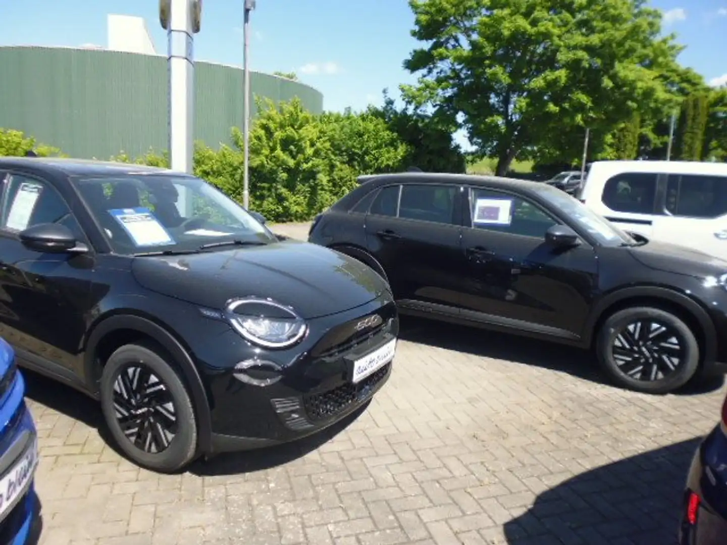 Fiat 600 HYBRID 100PS DCT/LED-Scheinwerfer, Winter Paket, Noir - 1