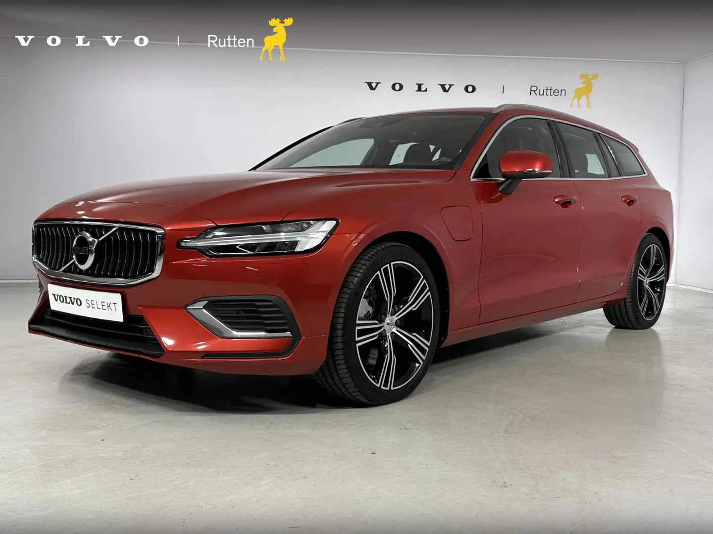 Volvo V60 T8 455PK Automaat Recharge AWD Inscription / Long Rood - 1