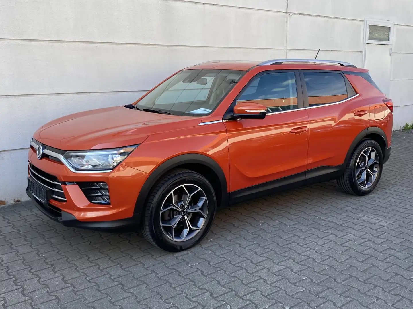 SsangYong Korando 1,5 T-GDI Turbo 2WD MT Quartz AHK Navi SHZ Bluetoo Orange - 2