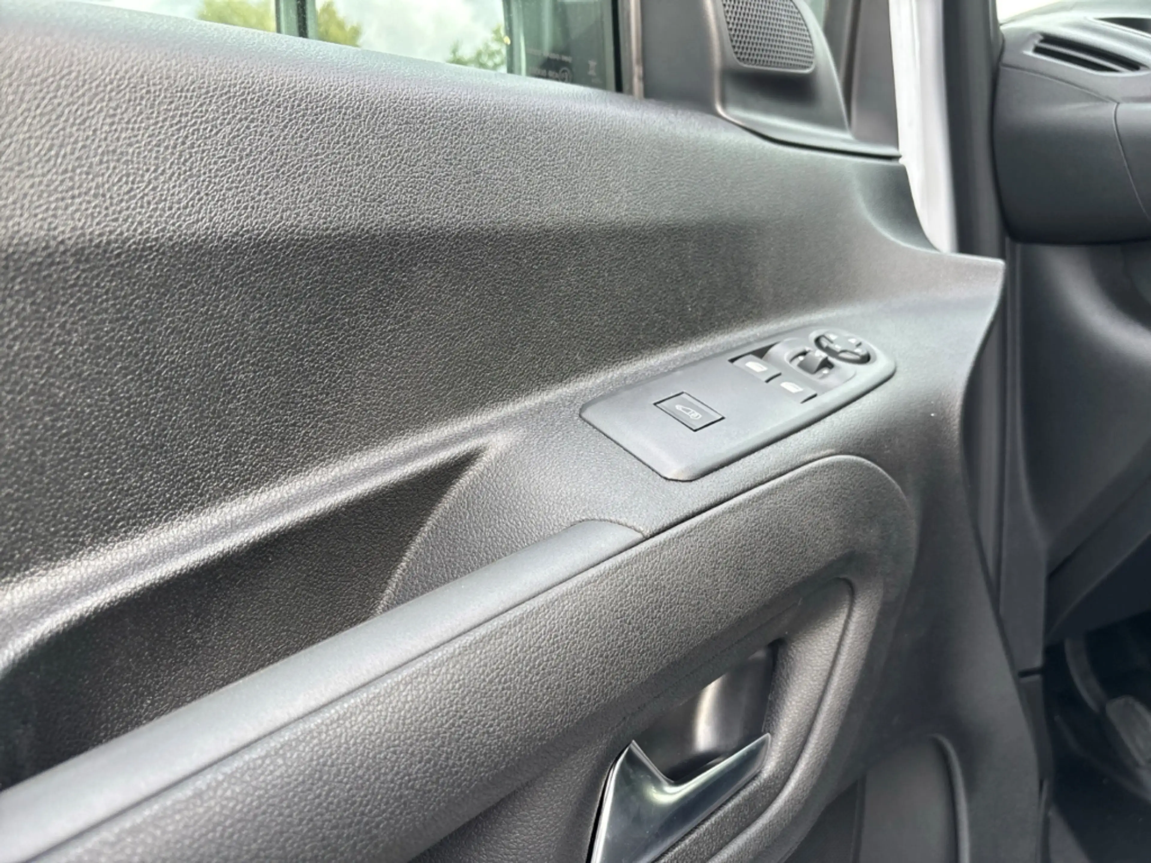 Opel Combo Cargo M 1.2 ,Navi,LED,Kamera,Allwetterreifen,PDC,T — photo 9