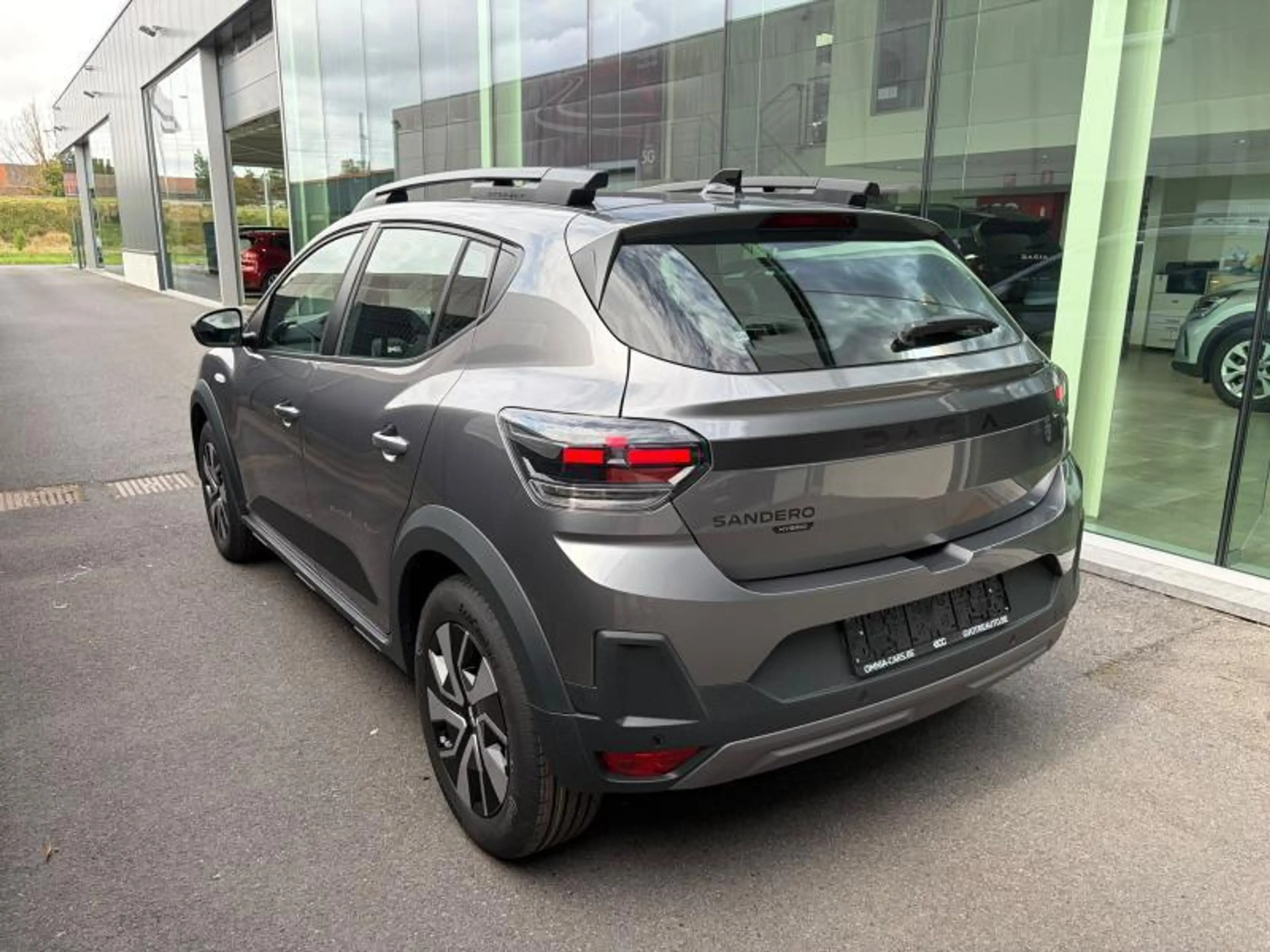 Dacia Sandero DISPO 15/03/27 - EXPRESSION HYBRID 155 — photo 7