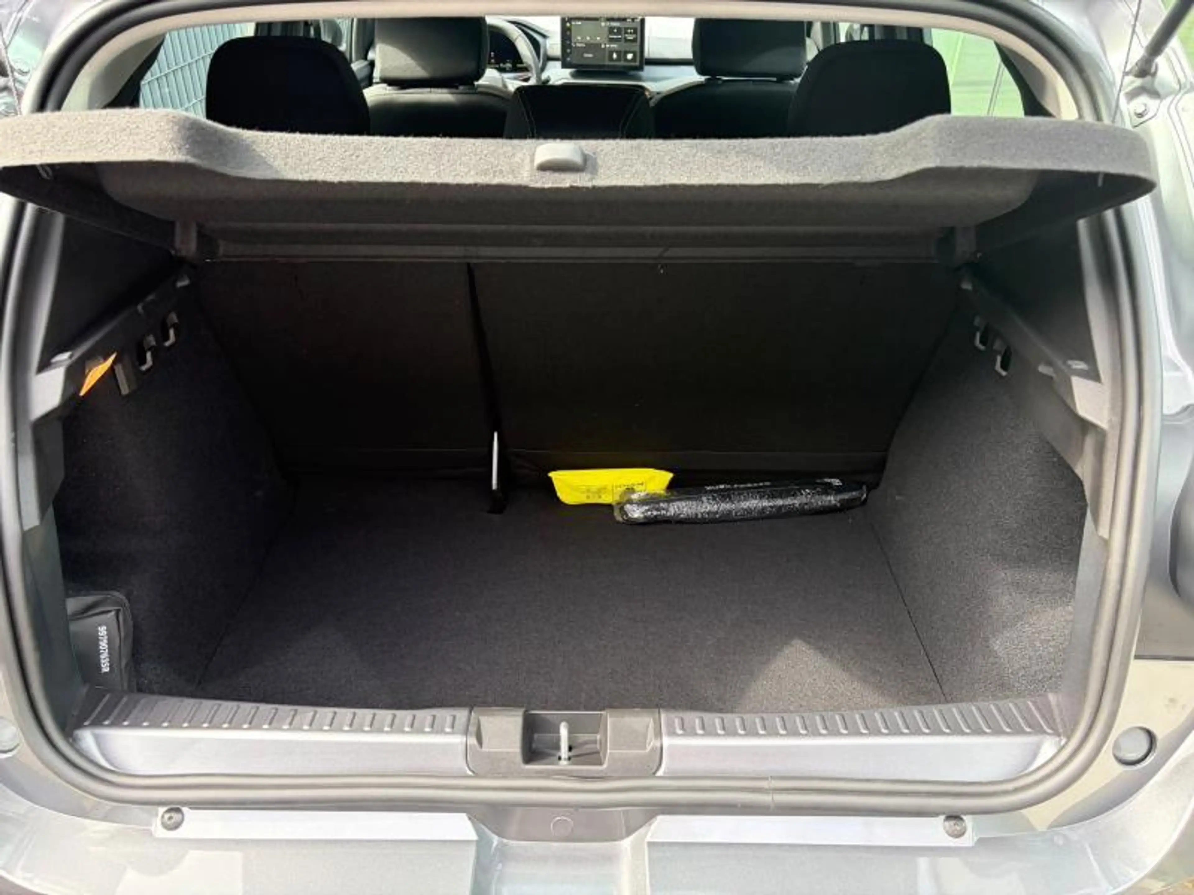 Dacia Sandero DISPO 15/03/27 - EXPRESSION HYBRID 155 — photo 9