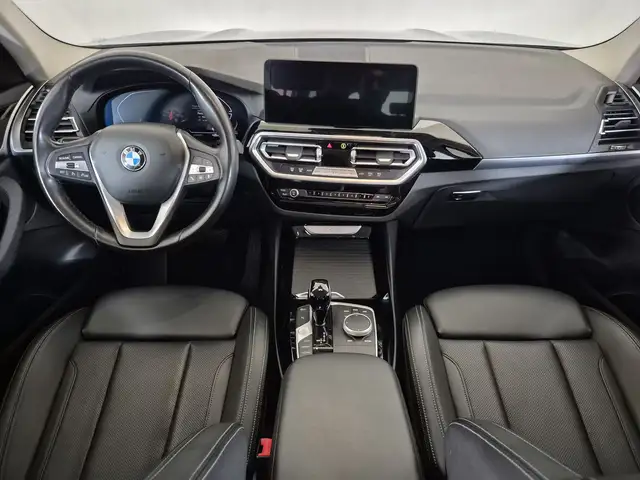 BMW X3 view 9