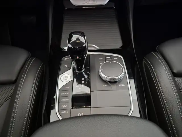 BMW X3 view 12
