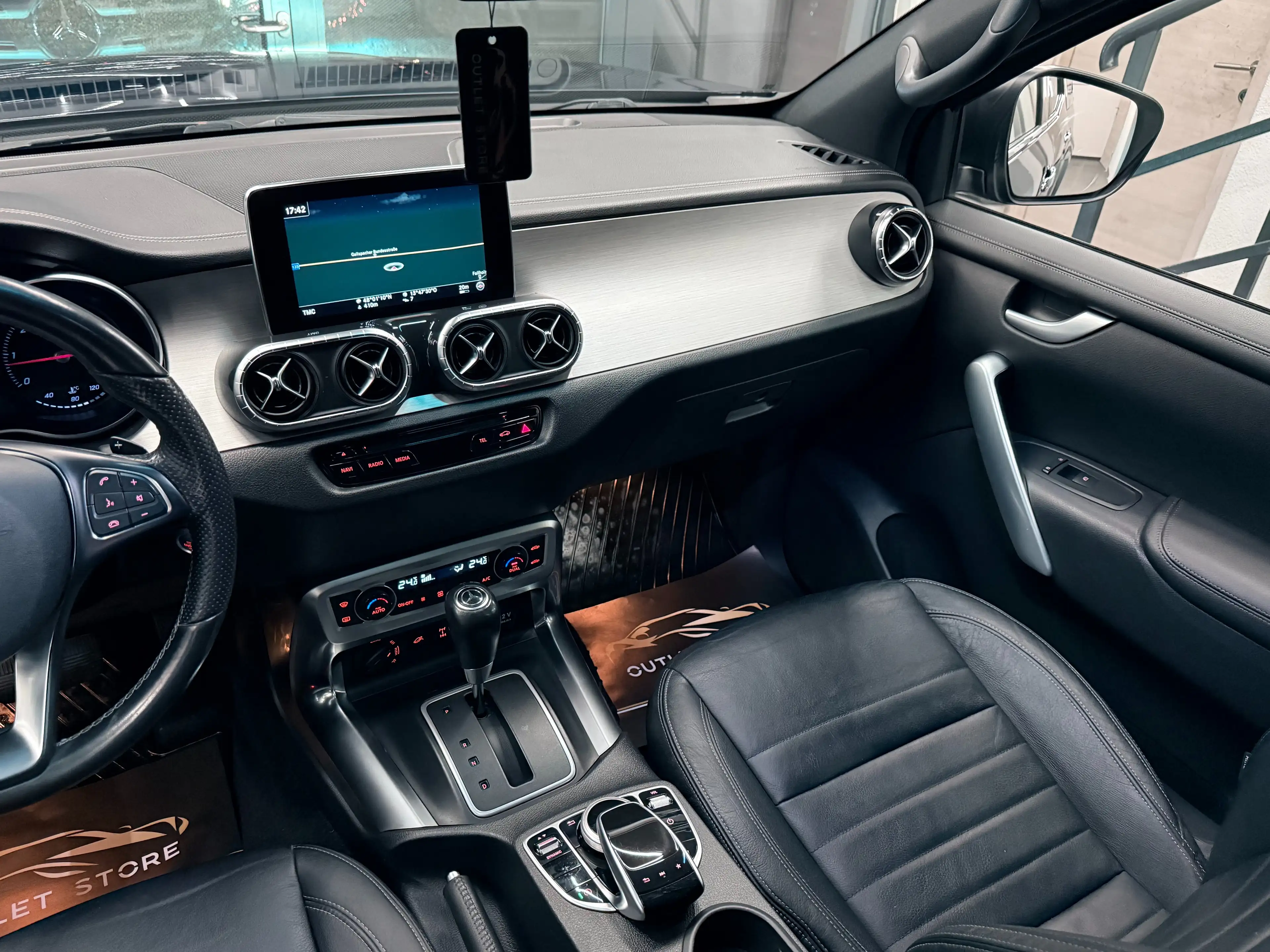Mercedes-Benz X 350 d 4Matic Doppelkabine*Leder*Navi*AHK*Trittbrett* — photo 13
