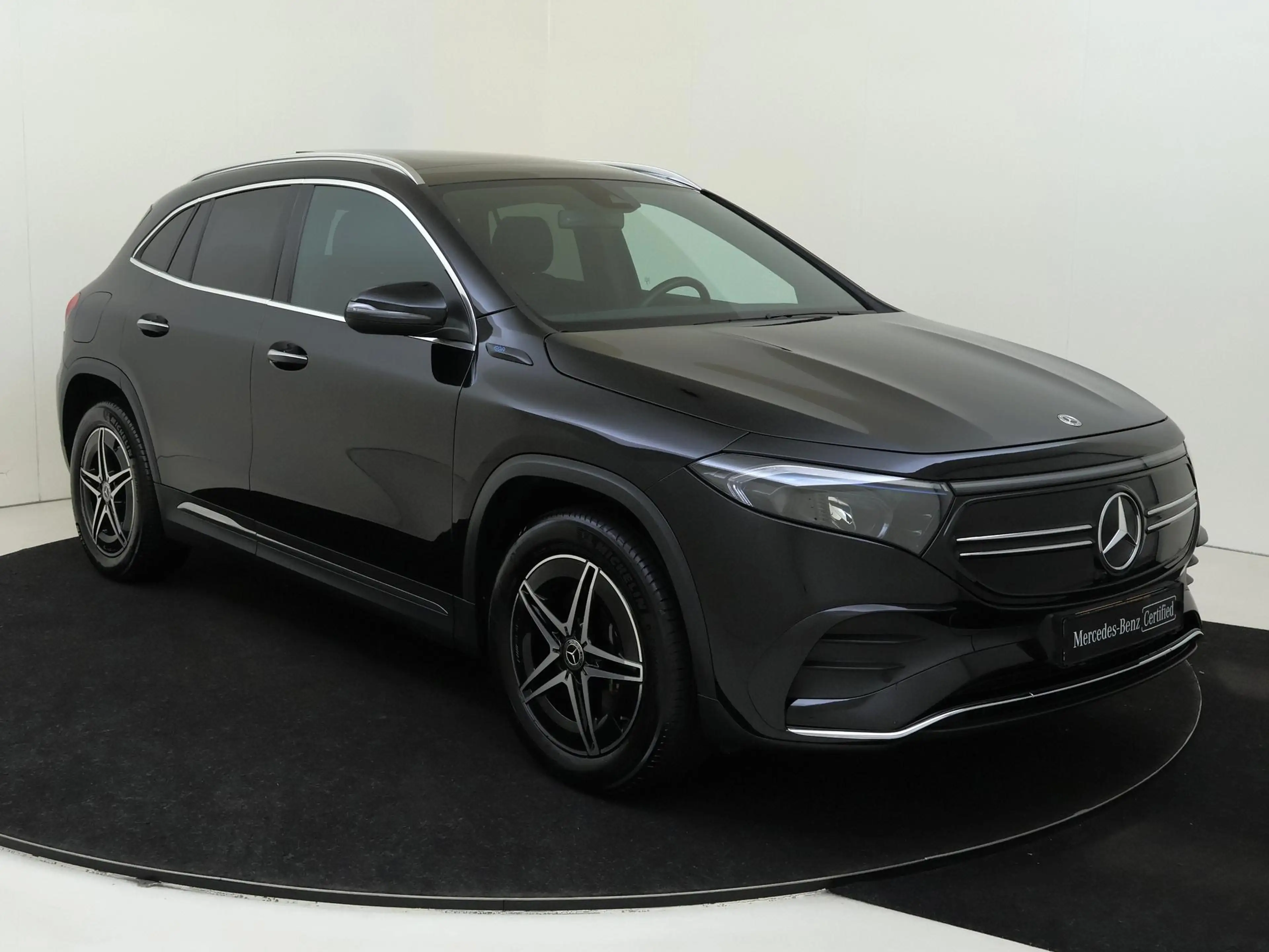 Mercedes-Benz EQA 250 Business Solution AMG 67 kWh Panoramadak / Keyless — photo 2