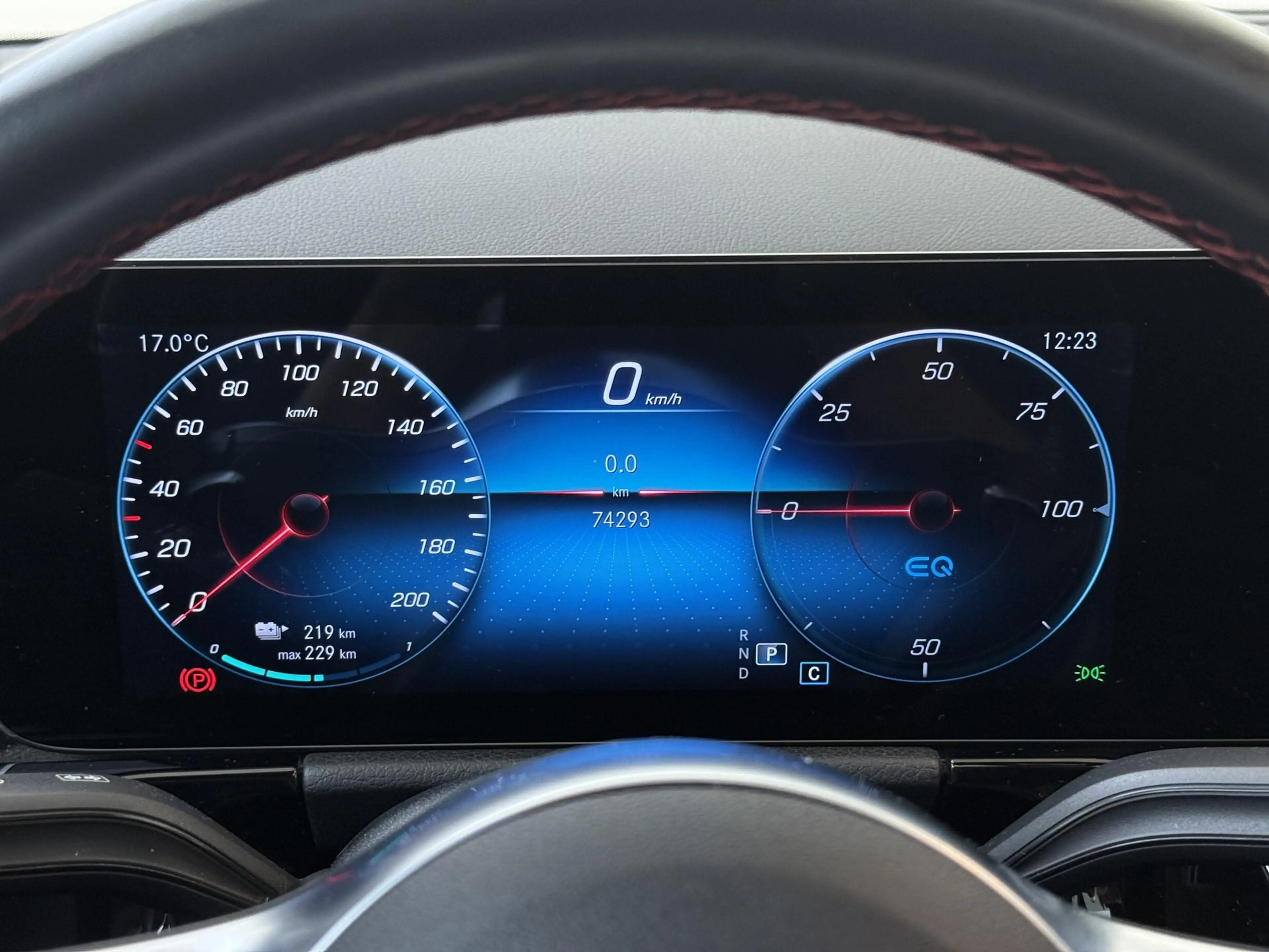 Mercedes-Benz EQA 250 Business Solution AMG 67 kWh Panoramadak / Keyless — photo 11