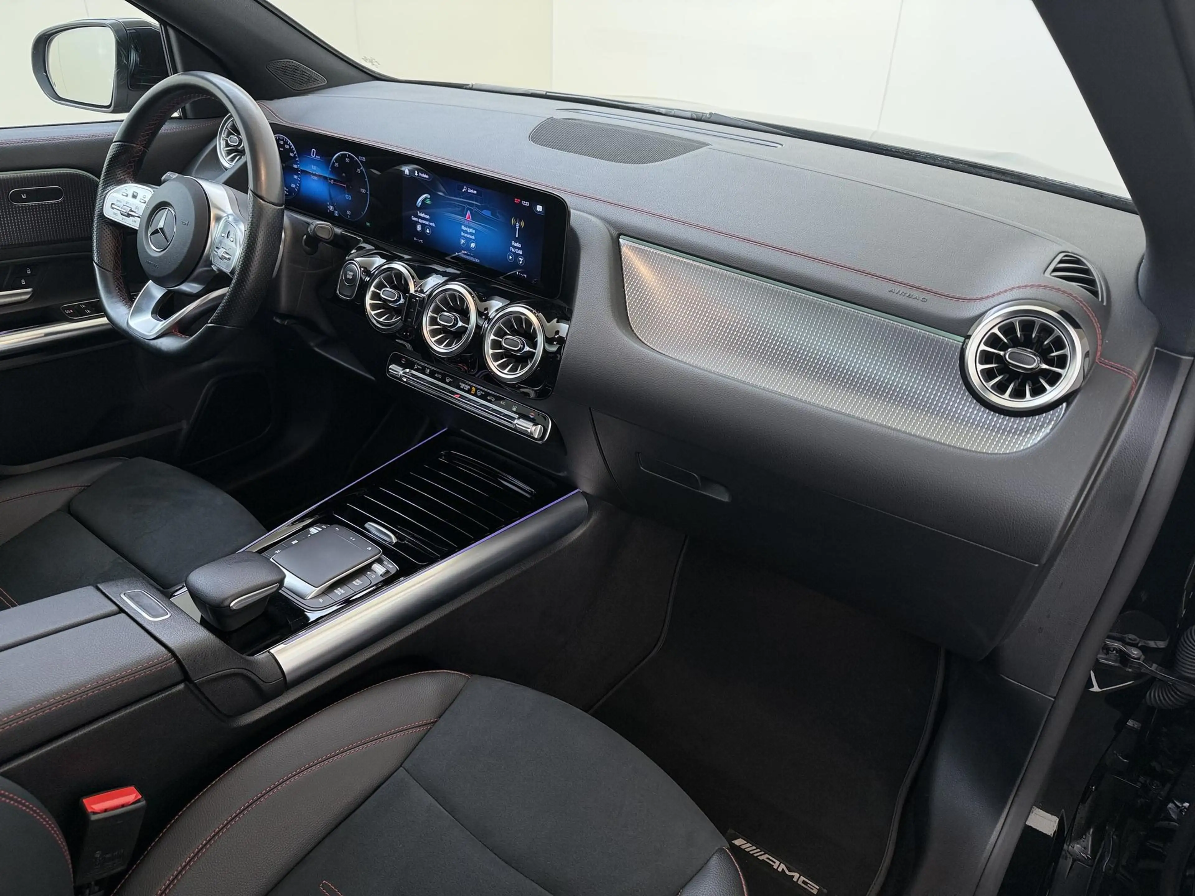 Mercedes-Benz EQA 250 Business Solution AMG 67 kWh Panoramadak / Keyless — photo 5