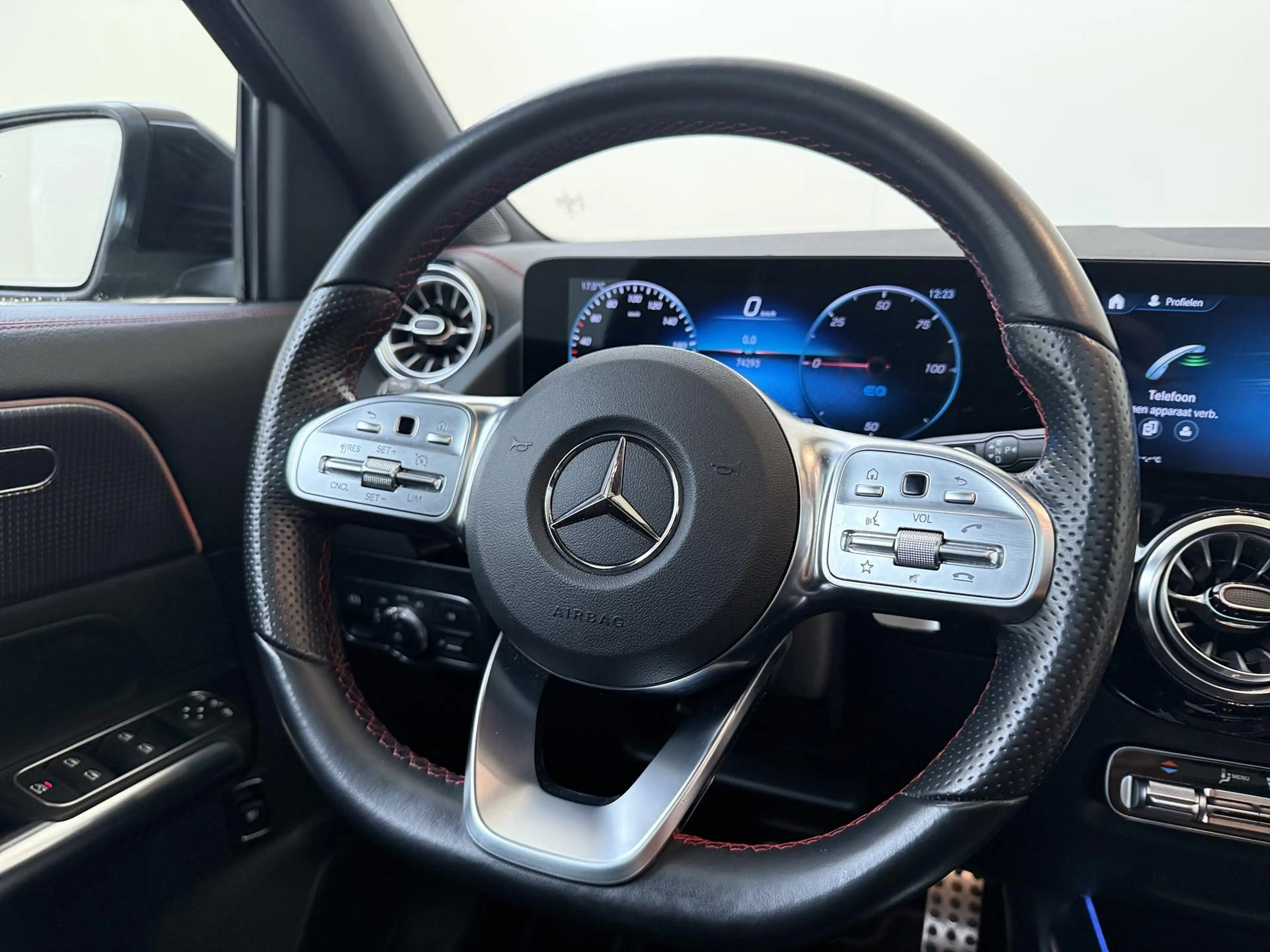 Mercedes-Benz EQA 250 Business Solution AMG 67 kWh Panoramadak / Keyless — photo 10