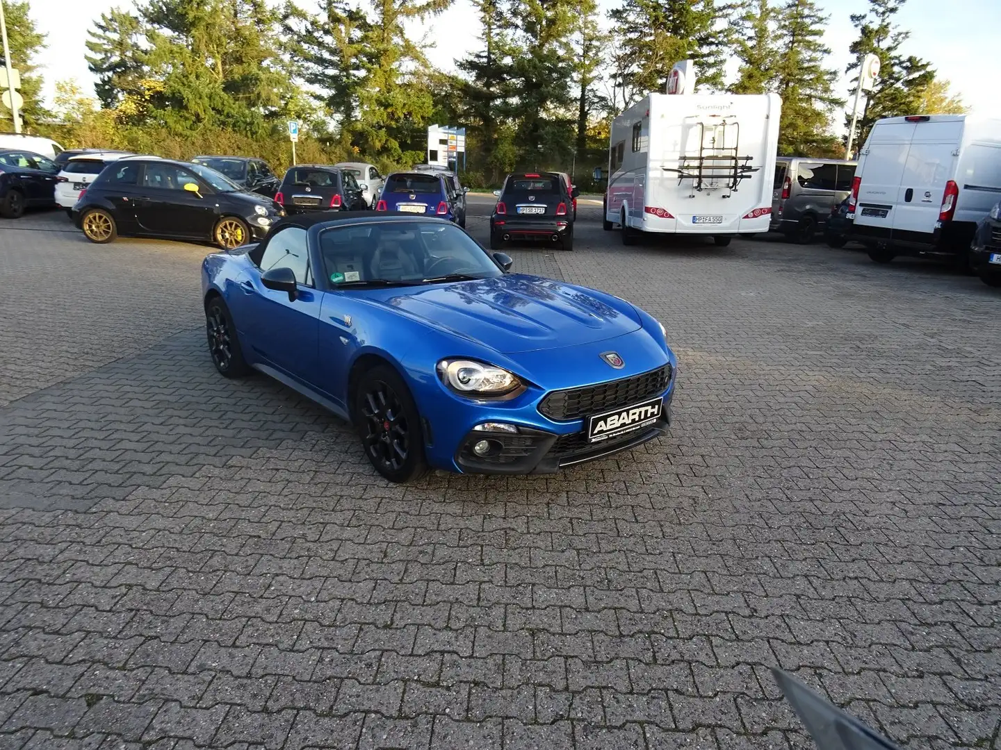 Abarth 124 Spider Basis Kék - 2