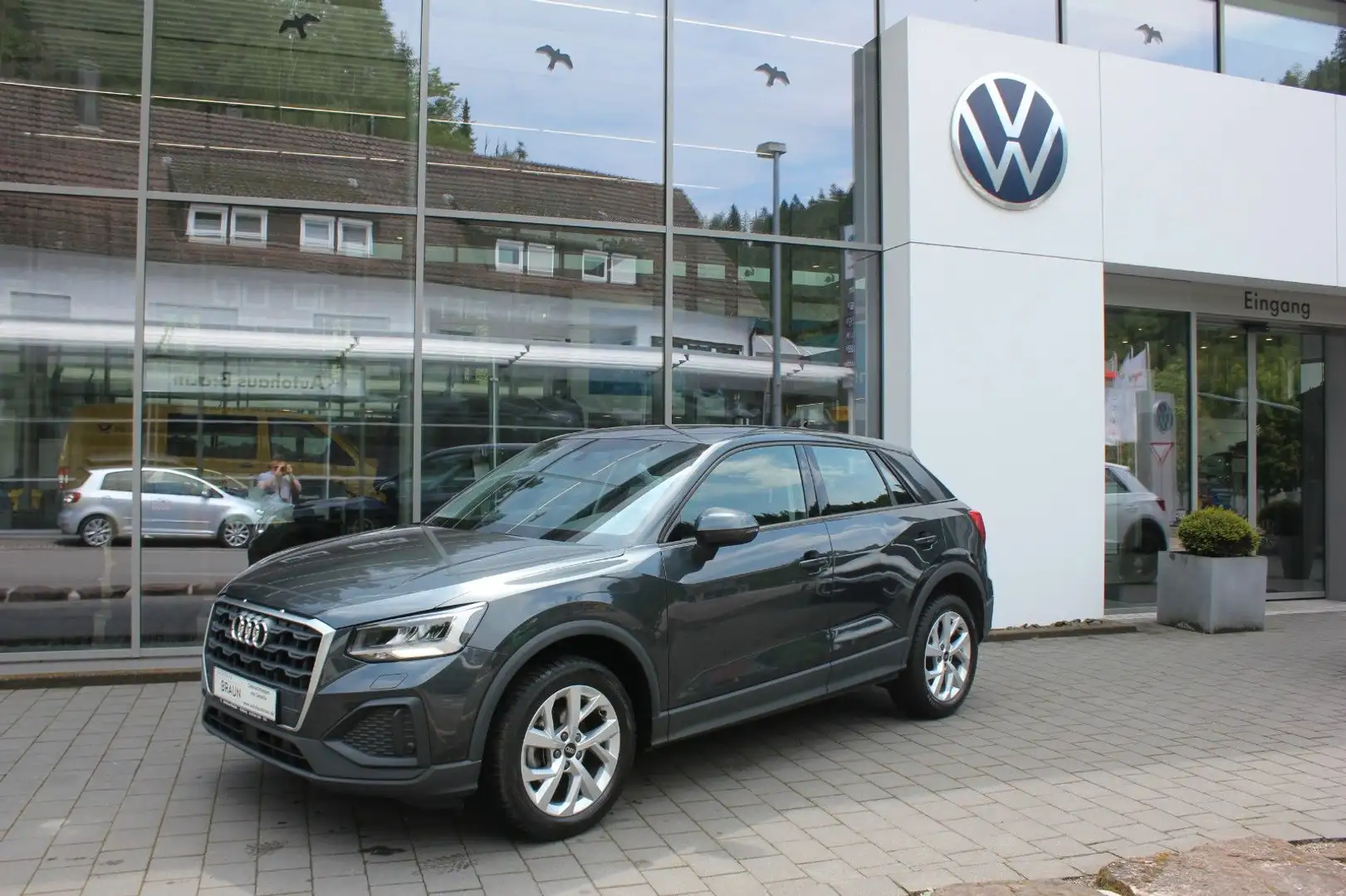 Audi Q2 35 1.5 TFSI S-Tronic Navi,LED,PDC,BT,SHZ Grau - 1