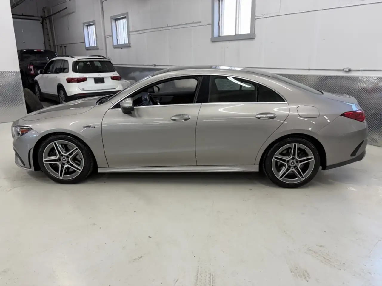 Mercedes-Benz CLA photo Mercedes-Benz CLA