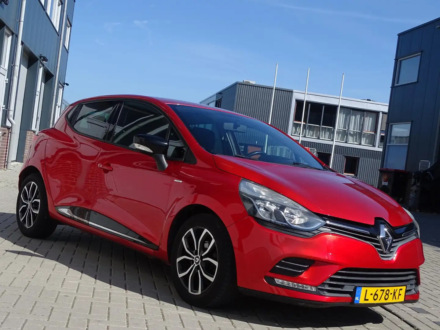 Renault Clio 0.9 TCe Limited Navigatie, Airco, CruiseControl, E Rood - 2
