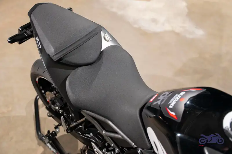 Suzuki GSX 8R - foto 7