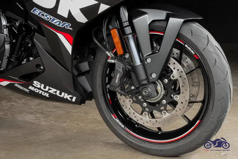 Suzuki GSX 8R - foto 5