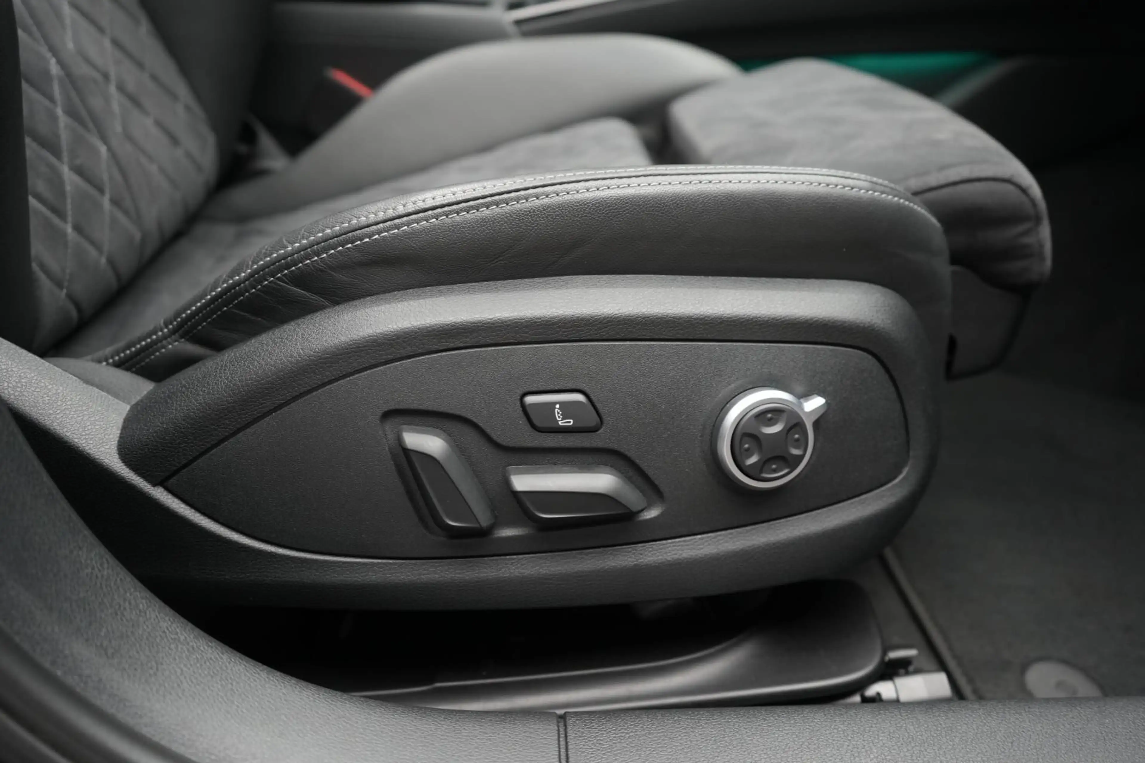 Audi A4 40 TDI quattro S-Line RS.Sitze/Pano/B&O/Kamer — photo 9