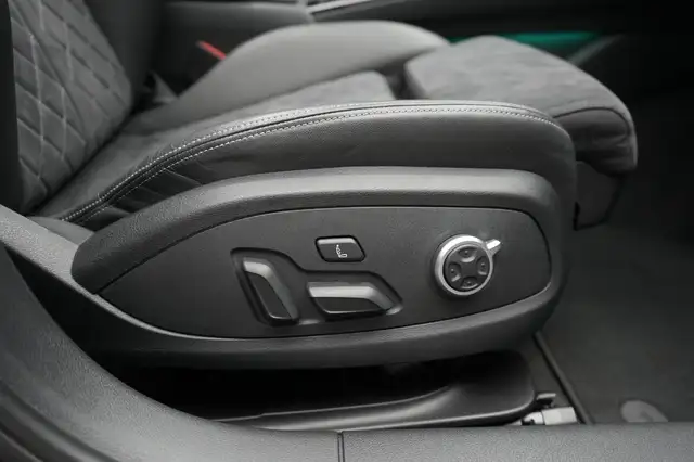 Audi A4 view 9