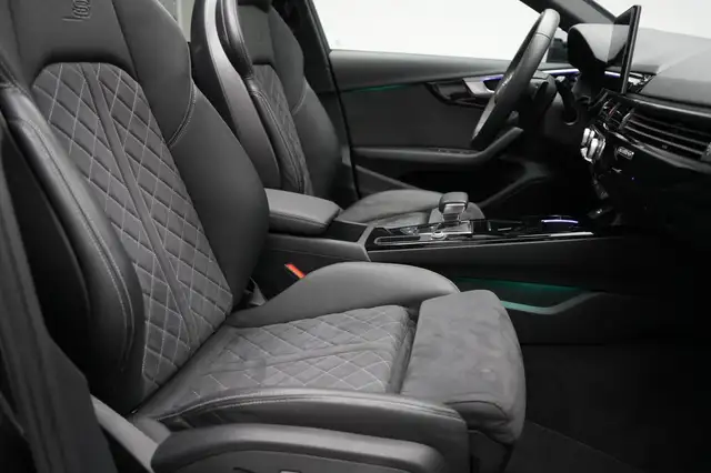 Audi A4 view 6