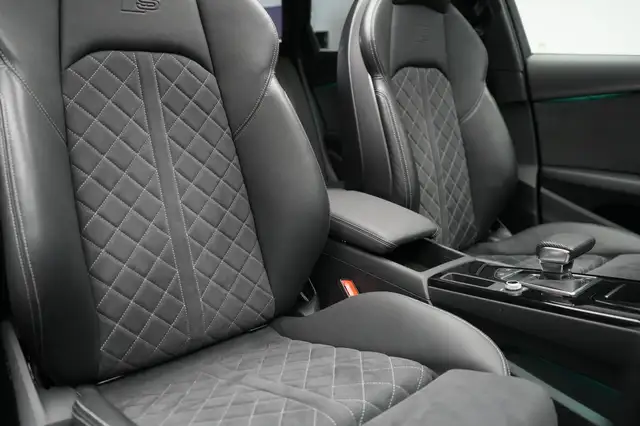 Audi A4 view 8