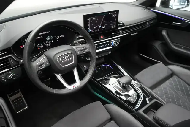 Audi A4 view 14